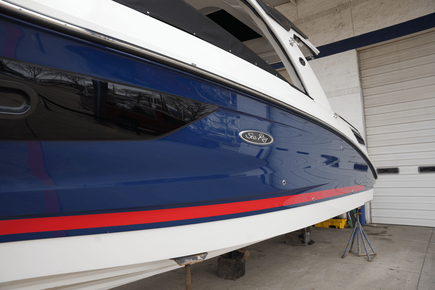 2025 Sea Ray SLX 350 Image Thumbnail #11