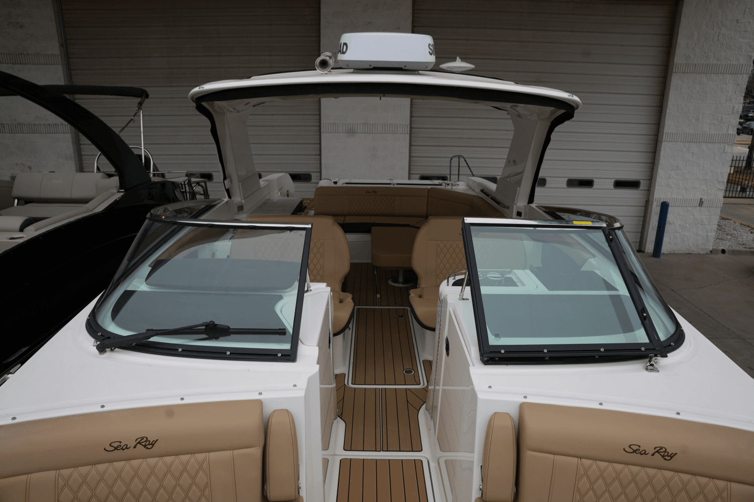 2025 Sea Ray SLX 350 Image Thumbnail #18