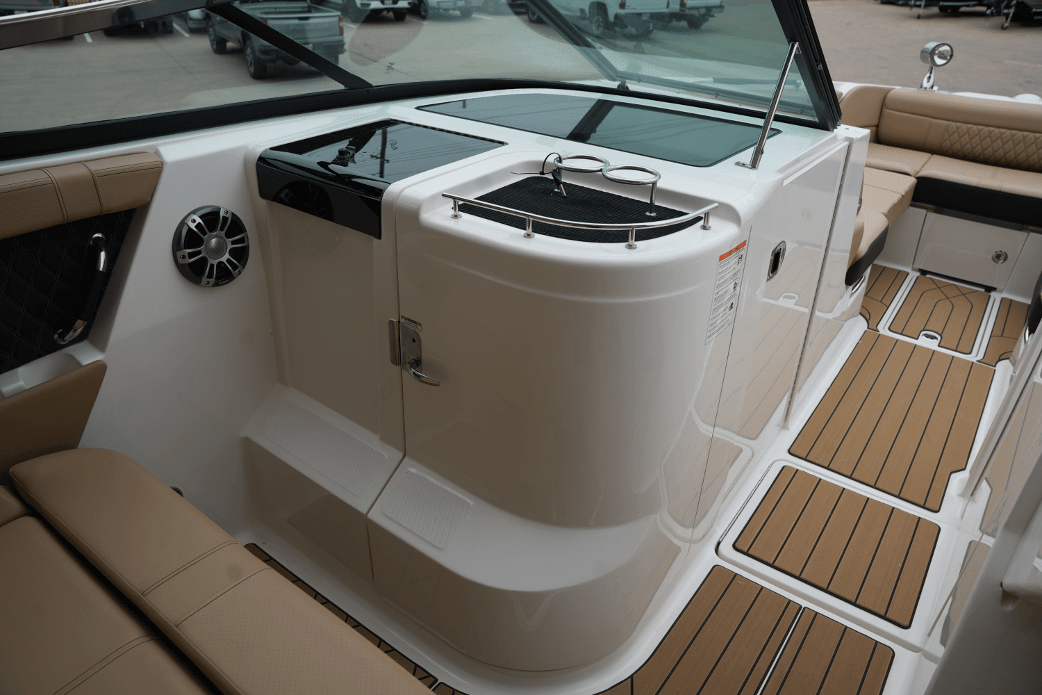 2025 Sea Ray SLX 350 Image Thumbnail #24