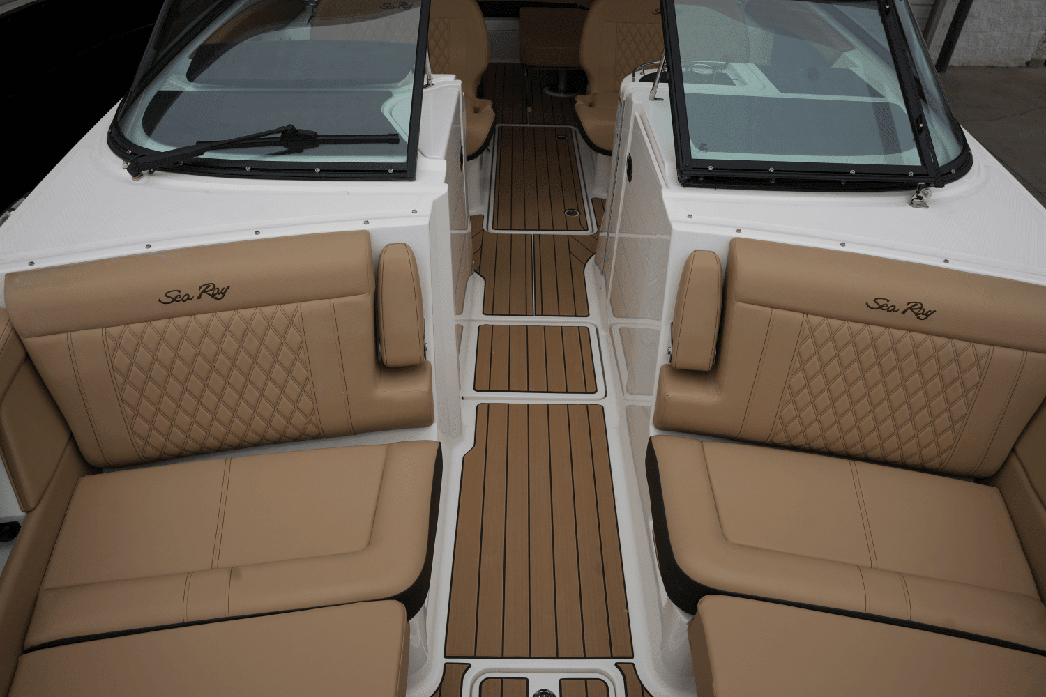 2025 Sea Ray SLX 350 Image Thumbnail #19