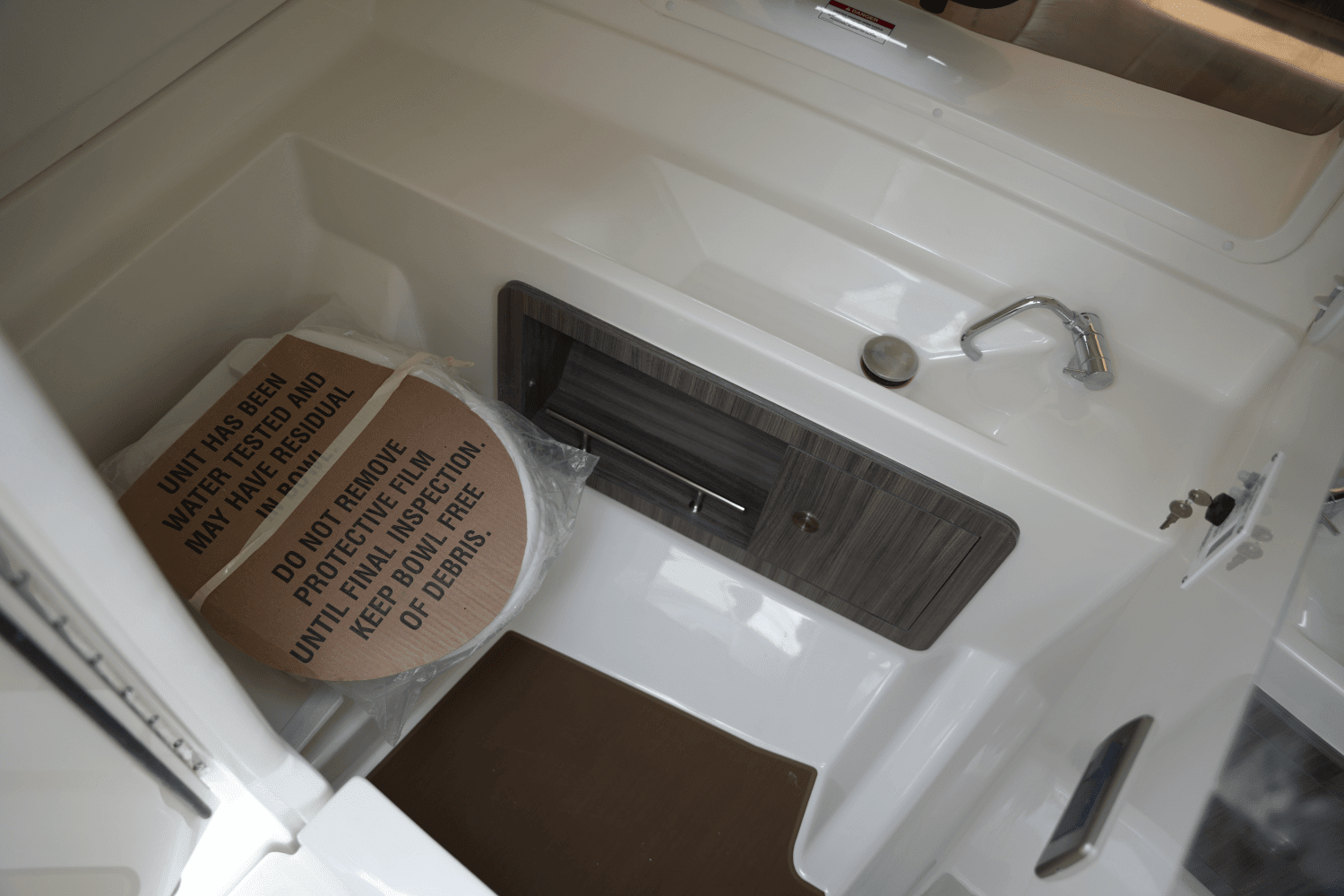 2025 Sea Ray SLX 350 Image Thumbnail #23