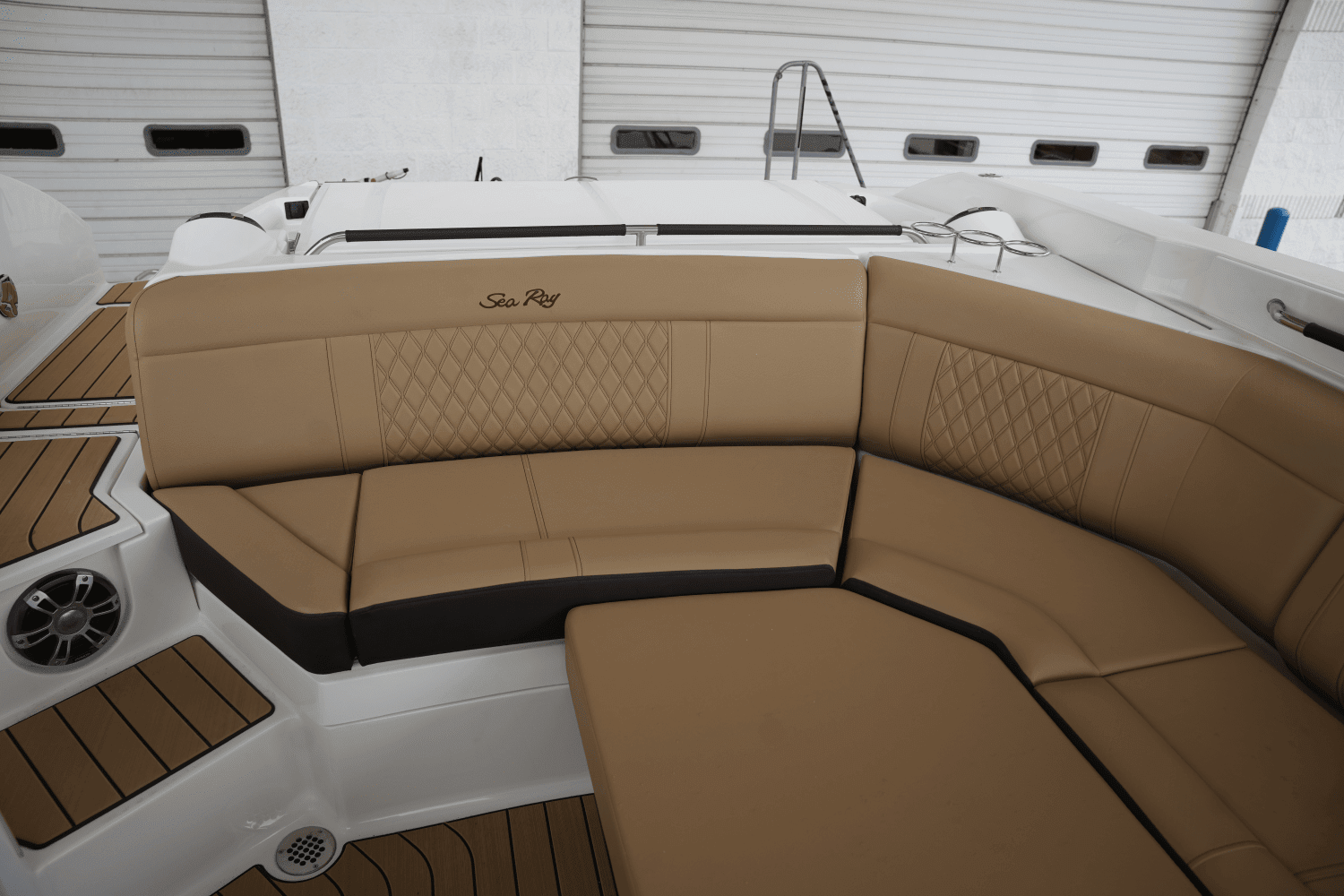 2025 Sea Ray SLX 350 Image Thumbnail #42