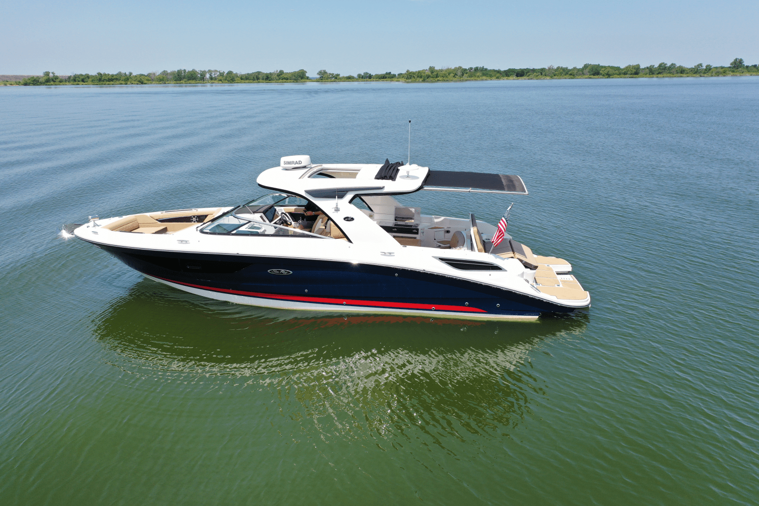 2025 Sea Ray SLX 350 Image Thumbnail #2