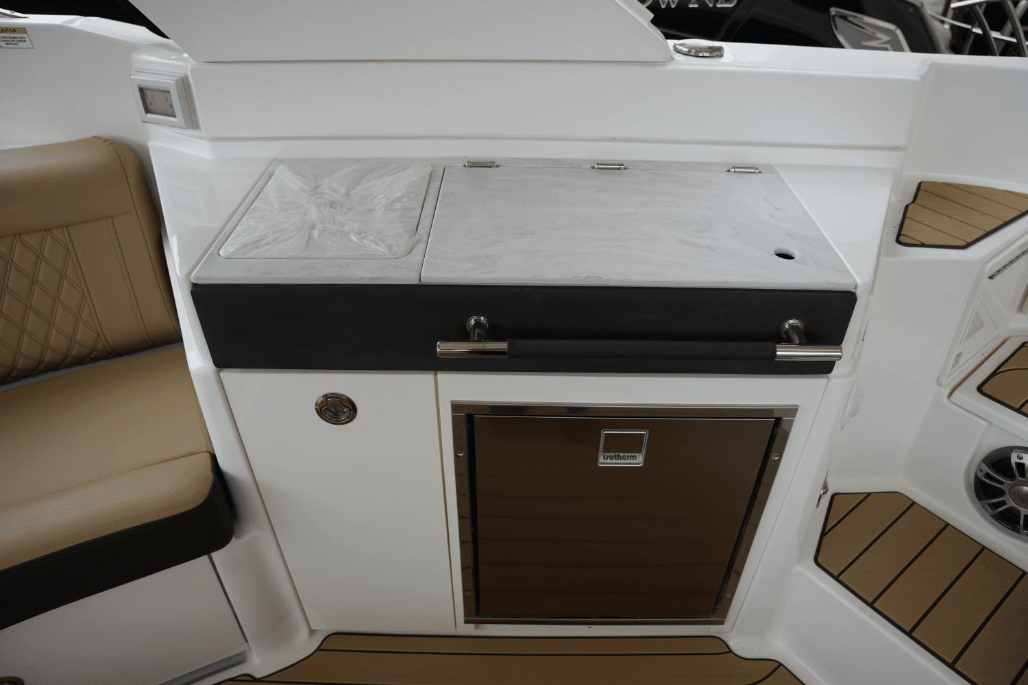 2025 Sea Ray SLX 350 Image Thumbnail #37