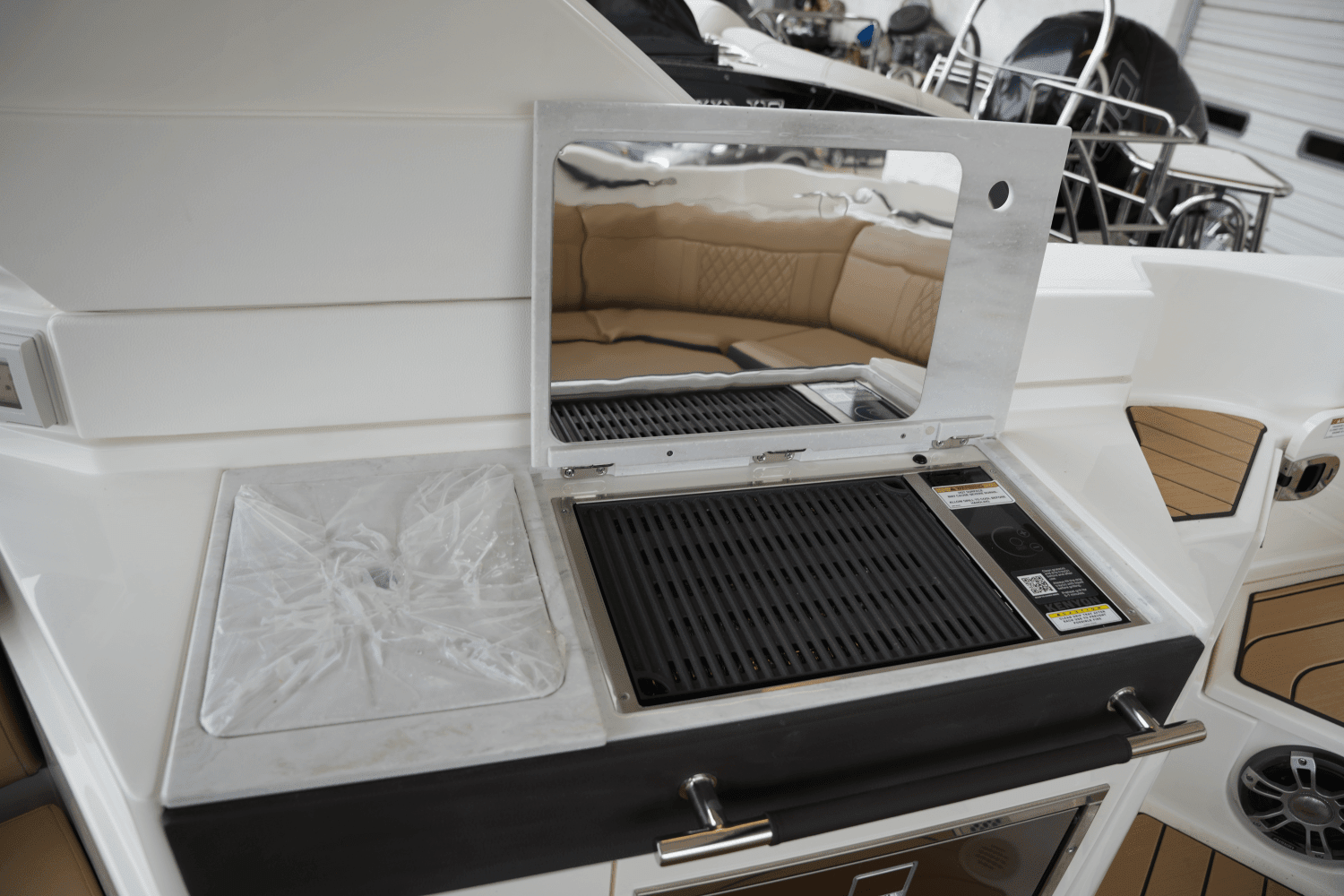 2025 Sea Ray SLX 350 Image Thumbnail #39