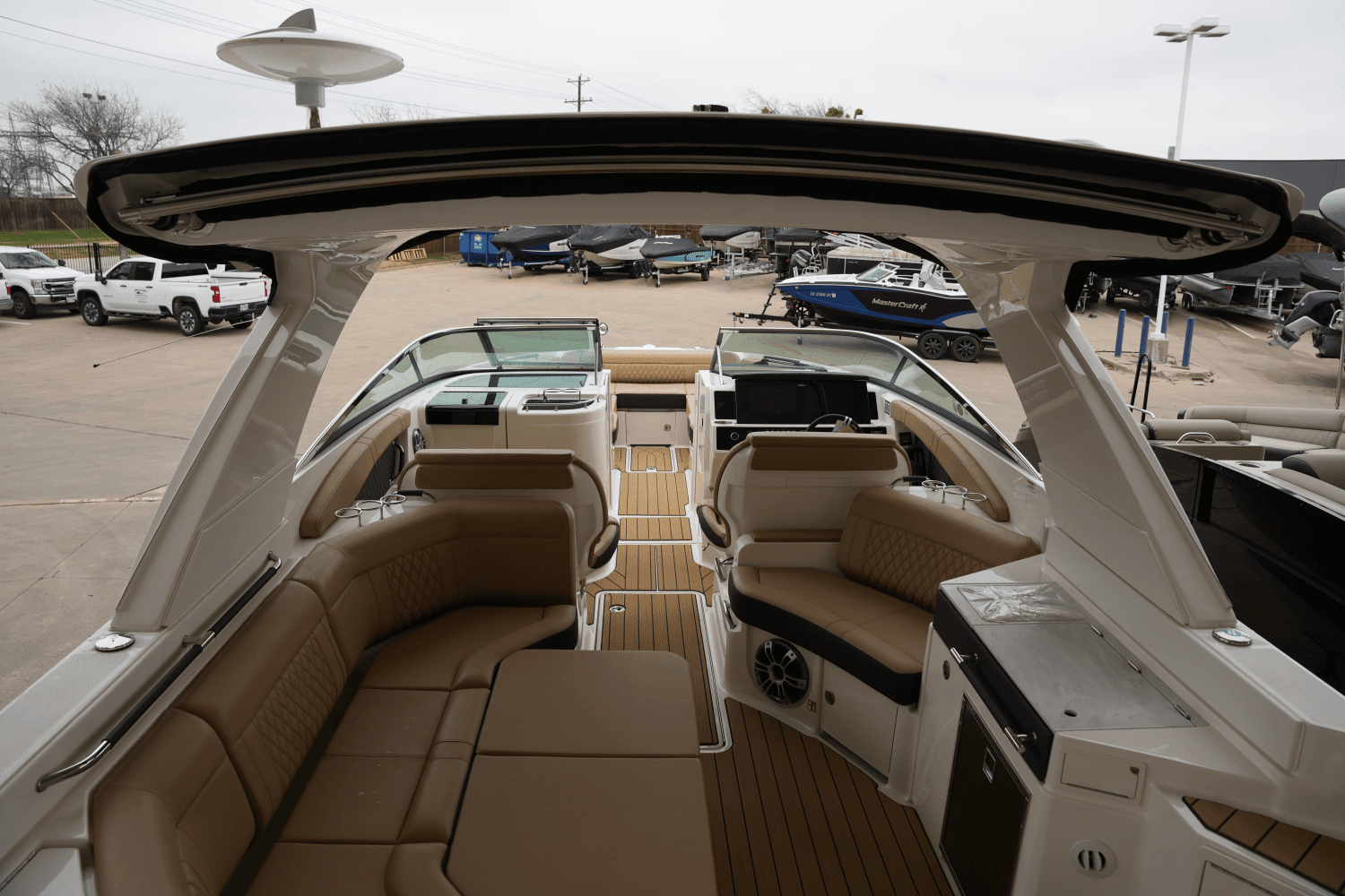 2025 Sea Ray SLX 350 Image Thumbnail #47