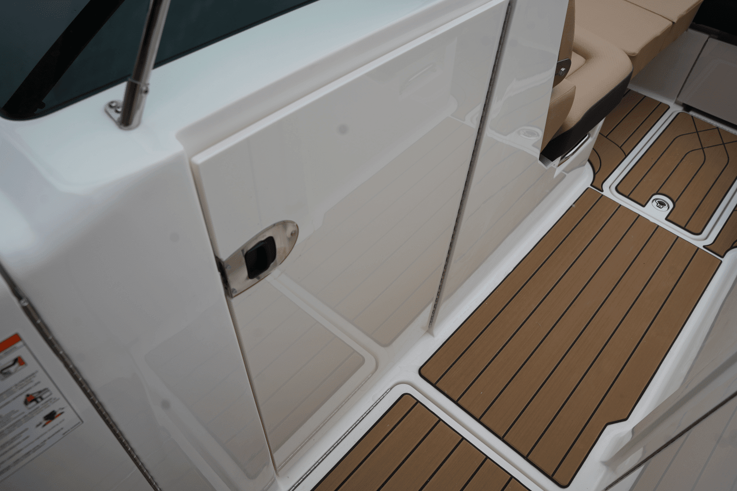 2025 Sea Ray SLX 350 Image Thumbnail #20