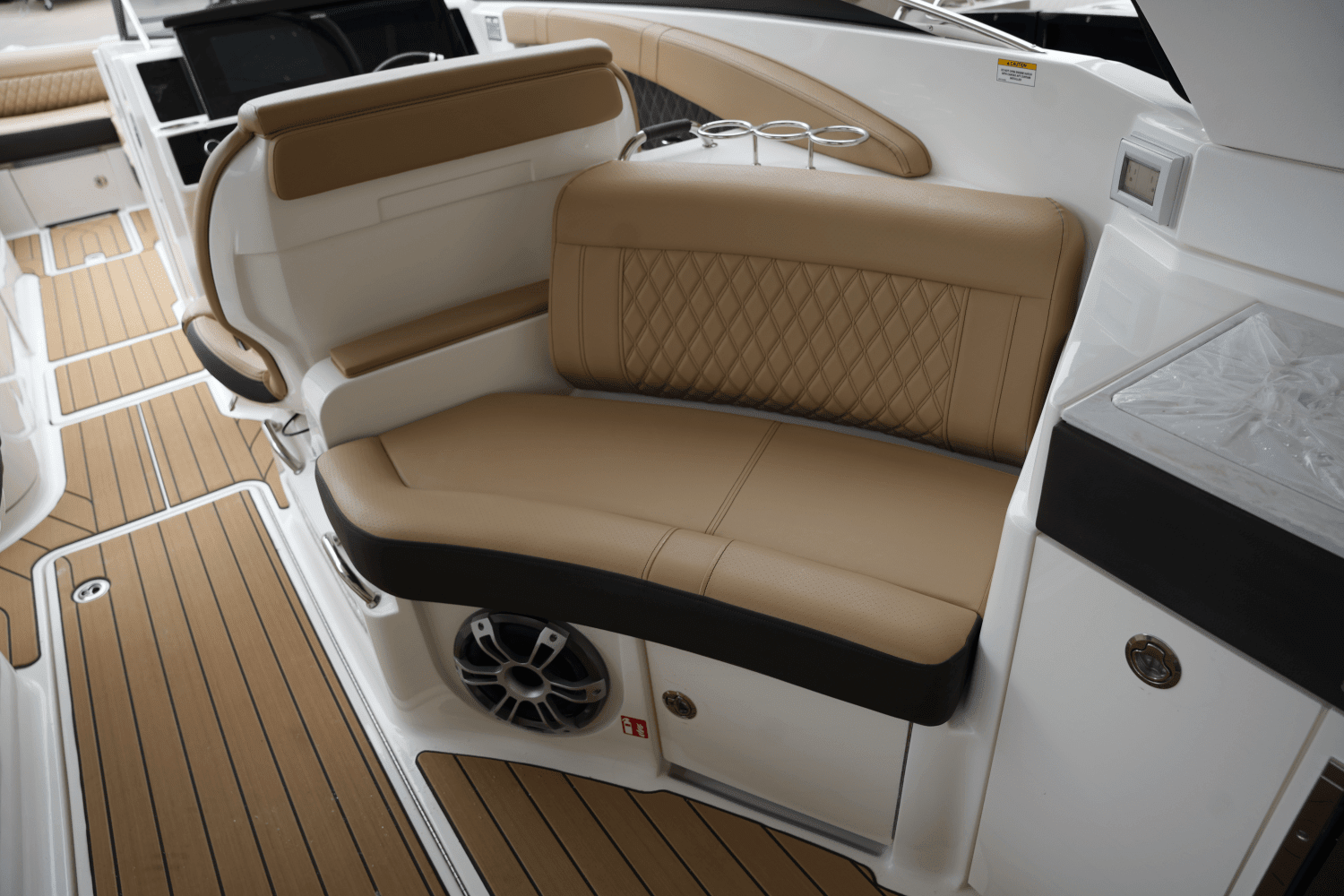 2025 Sea Ray SLX 350 Image Thumbnail #35