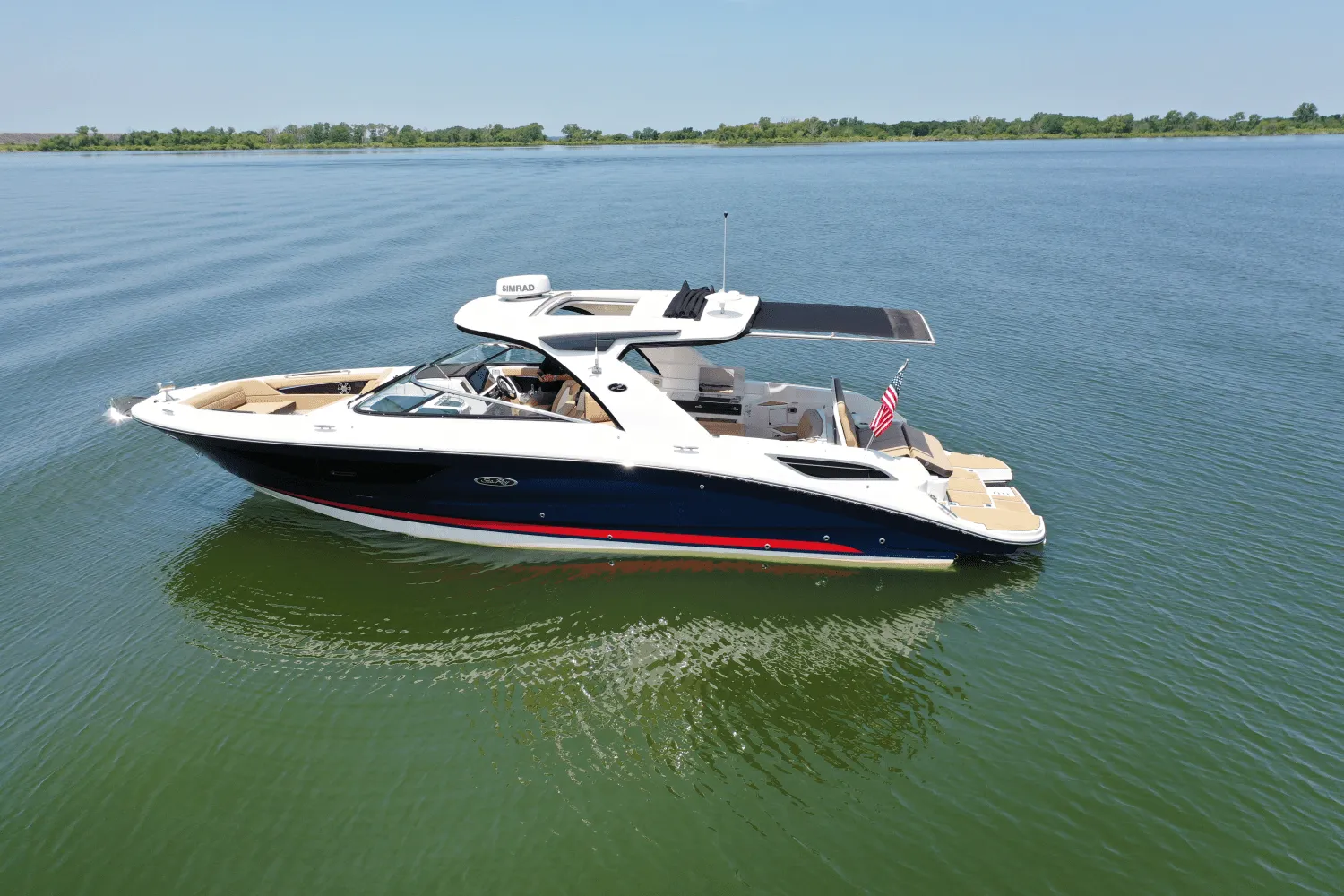 2025 Sea Ray SLX 350 Image Thumbnail #2