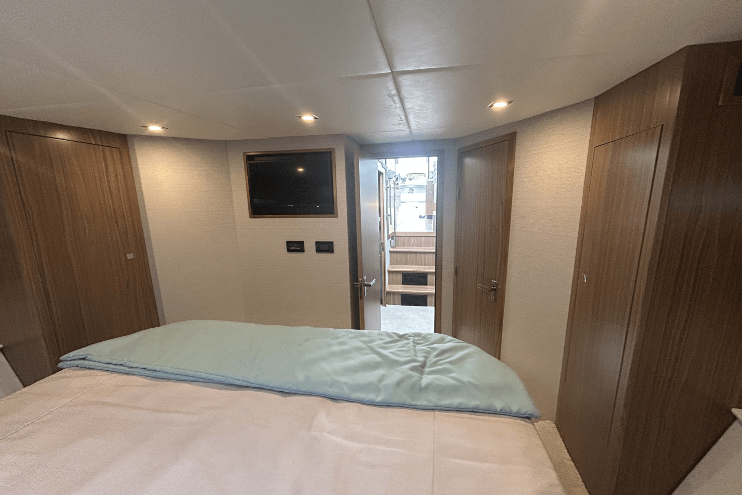 2025 Cruisers Yachts 42 Cantius Image Thumbnail #32