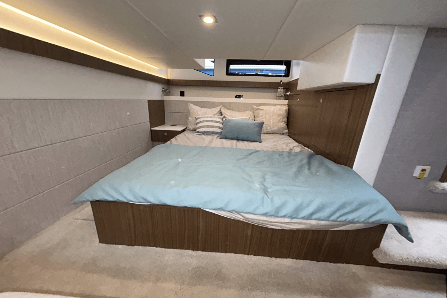 2025 Cruisers Yachts 42 Cantius Image Thumbnail #33