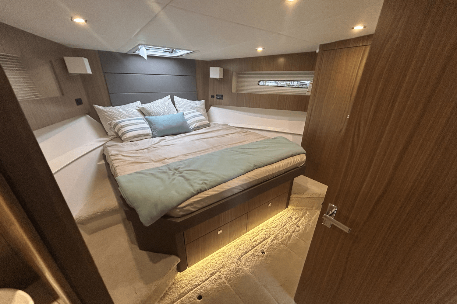 2025 Cruisers Yachts 42 Cantius Image Thumbnail #30