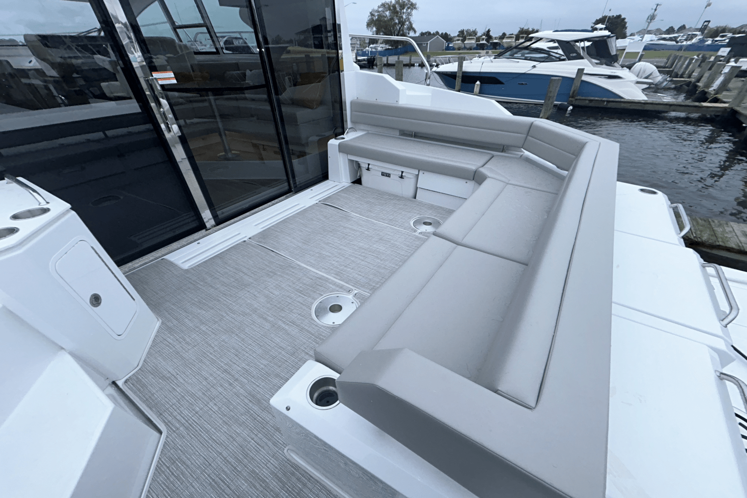 2025 Cruisers Yachts 42 Cantius Image Thumbnail #12