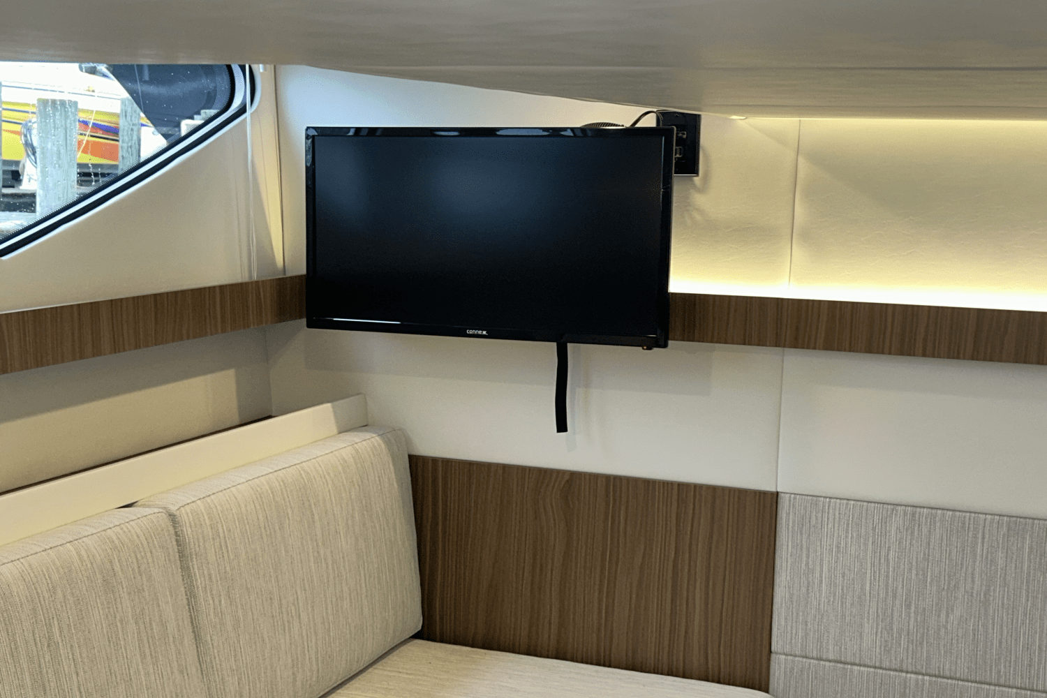 2025 Cruisers Yachts 42 Cantius Image Thumbnail #36