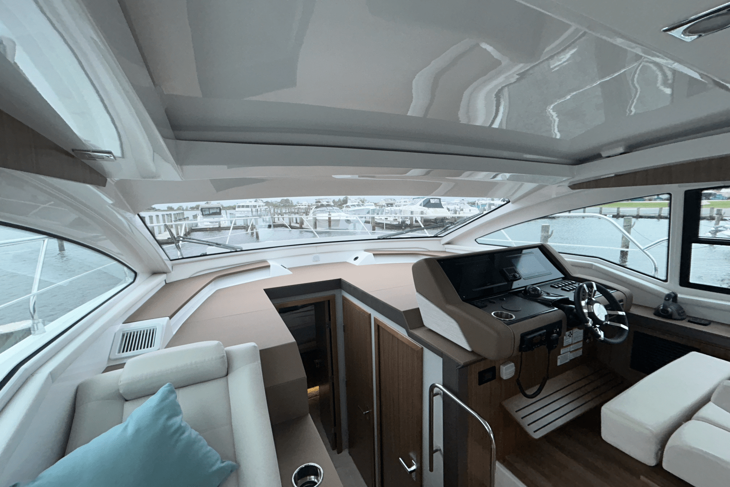 2025 Cruisers Yachts 42 Cantius Image Thumbnail #26