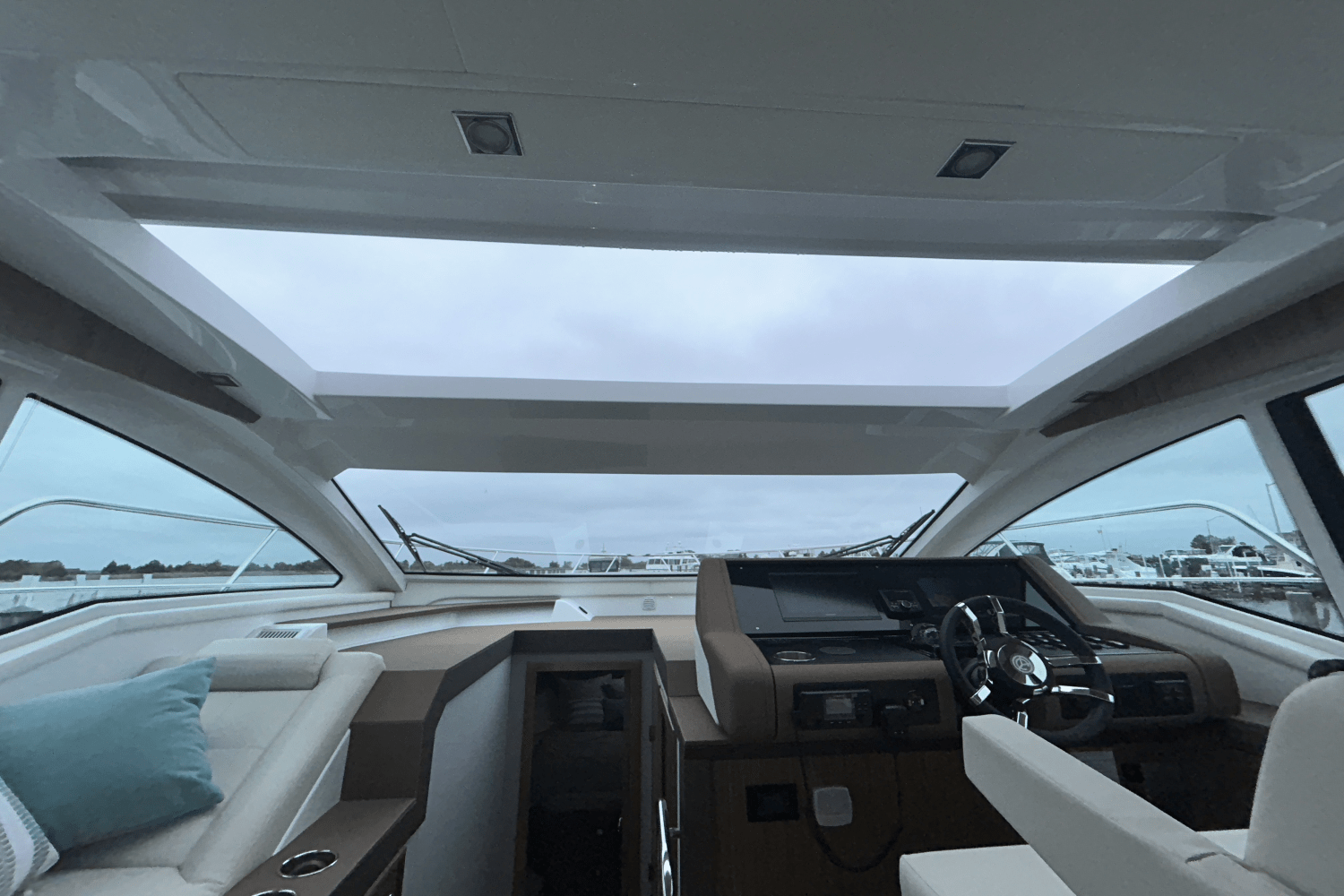 2025 Cruisers Yachts 42 Cantius Image Thumbnail #27