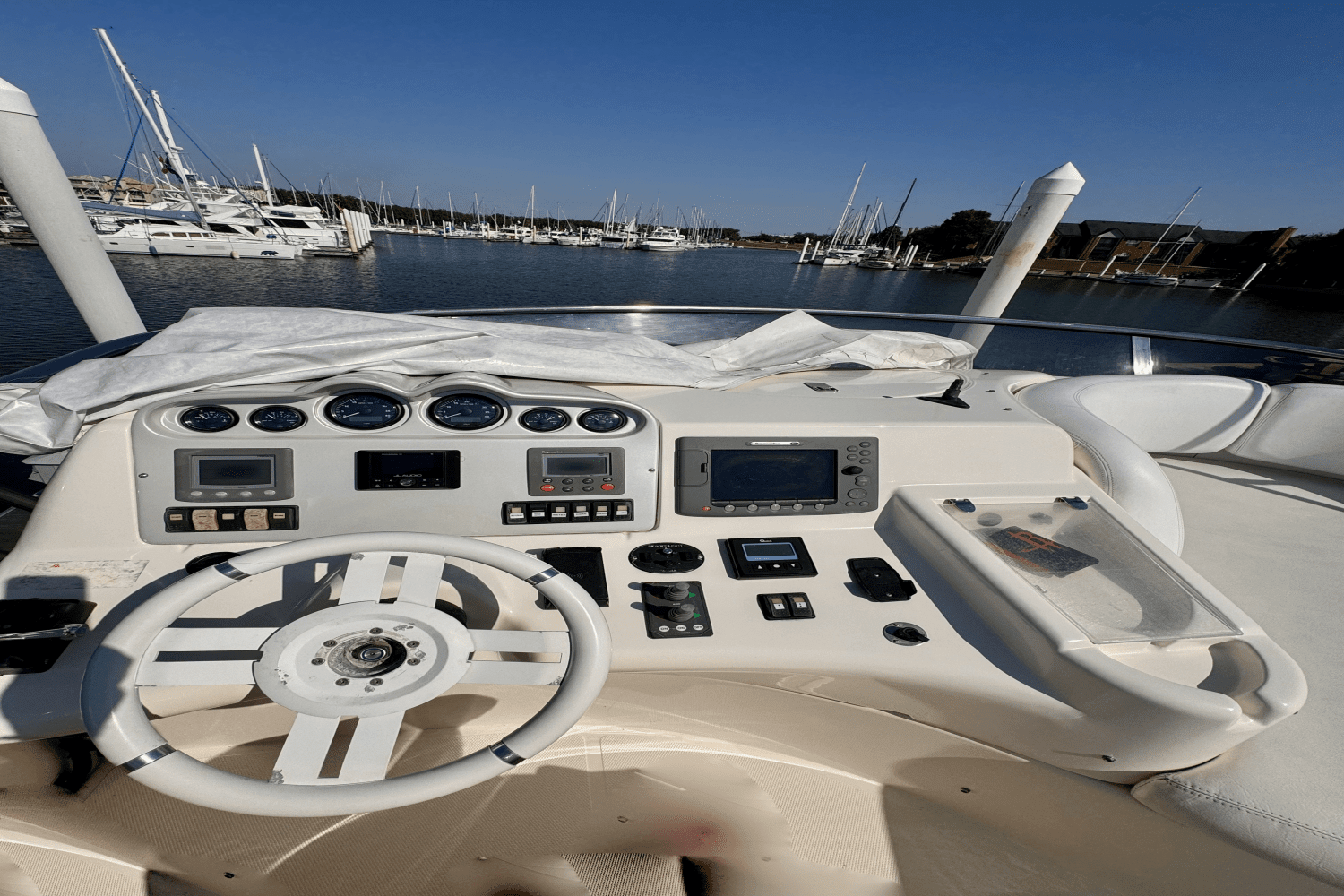 2007 Azimut 50 FLYBRIDGE Image Thumbnail #8