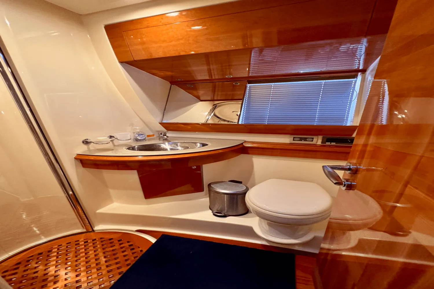 2007 Azimut 50 FLYBRIDGE Image Thumbnail #41