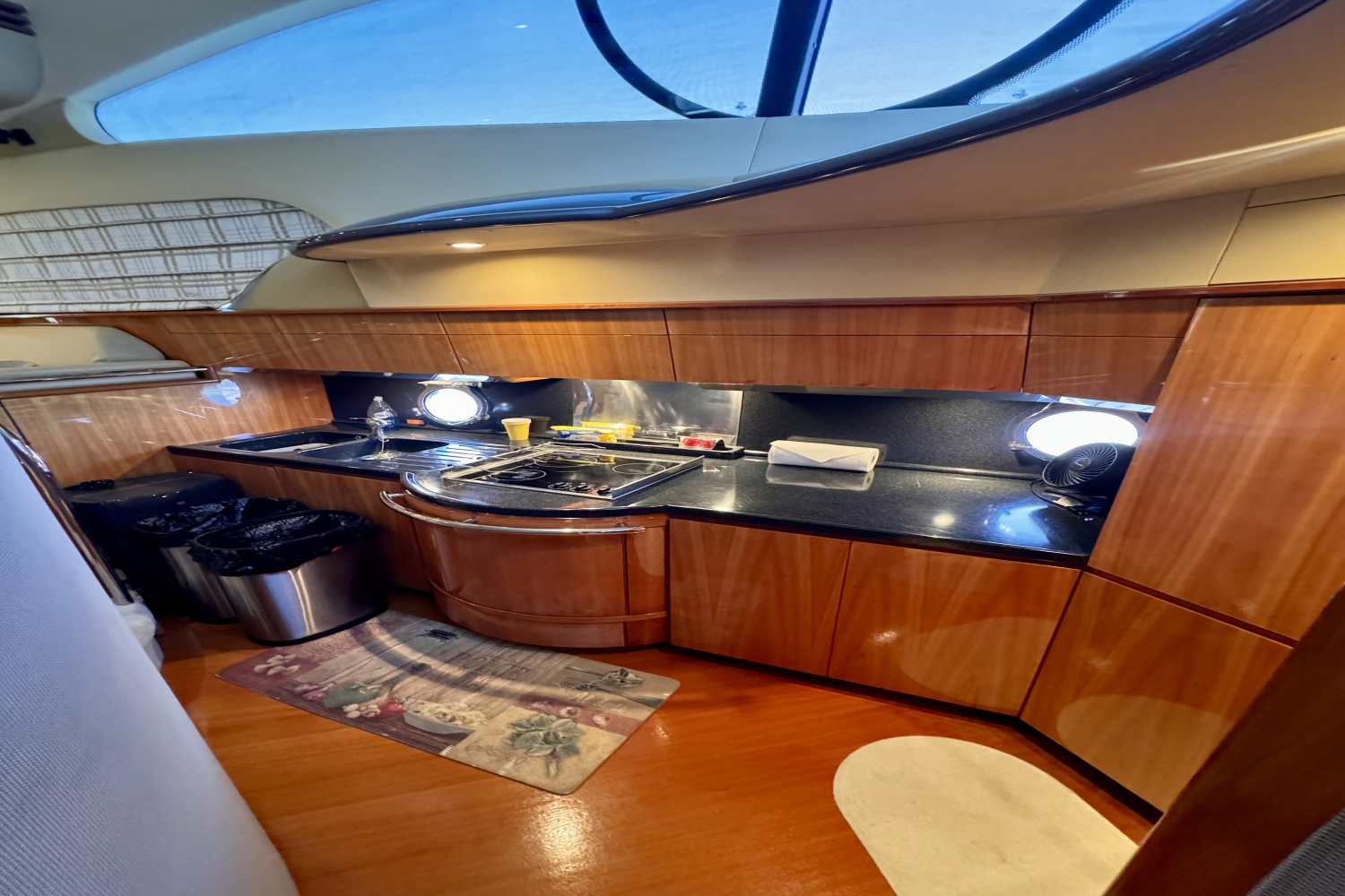 2007 Azimut 50 FLYBRIDGE Image Thumbnail #38