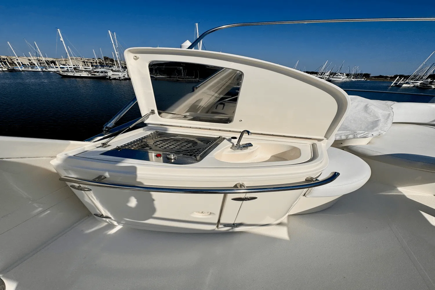 2007 Azimut 50 FLYBRIDGE Image Thumbnail #6