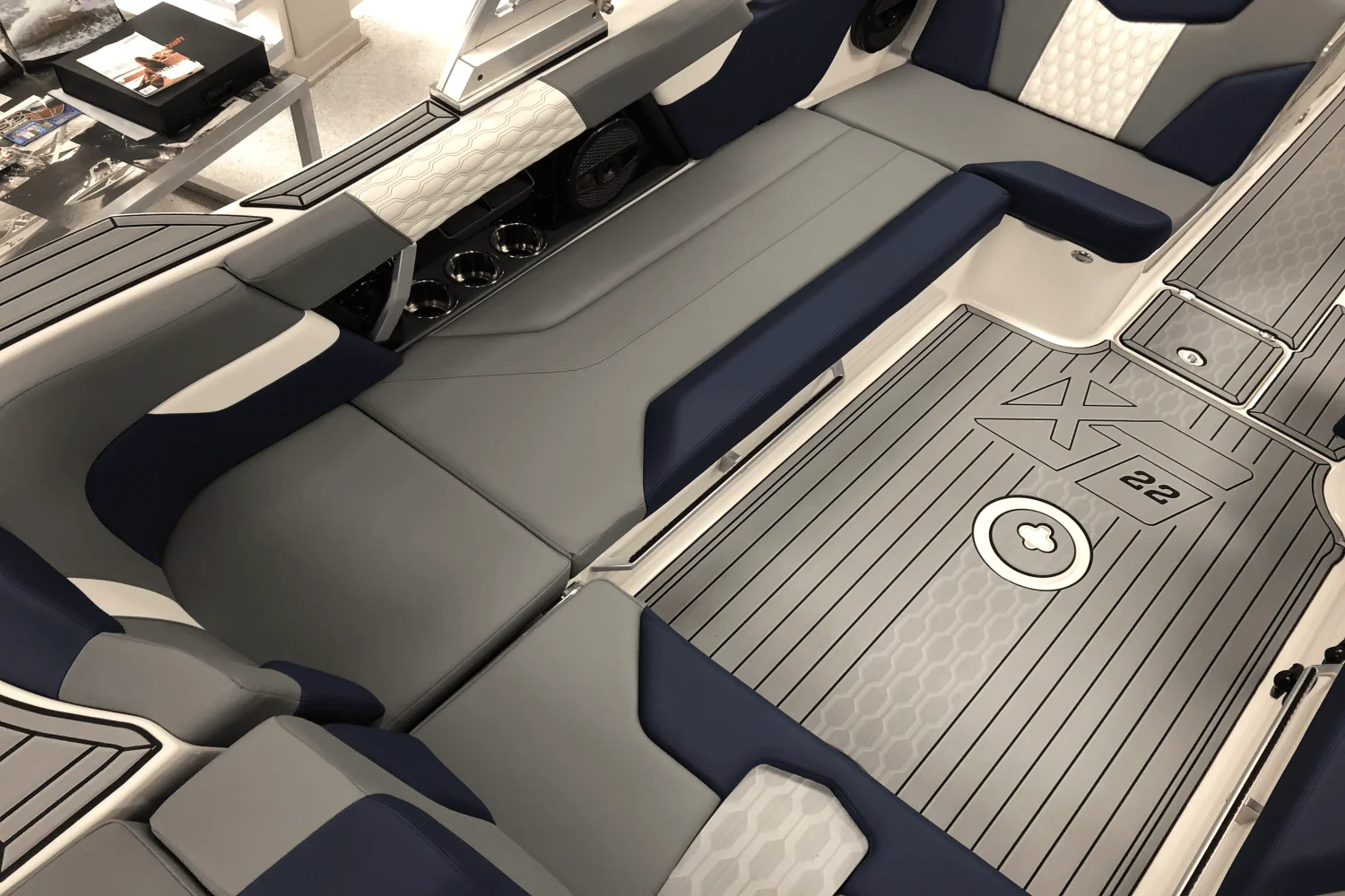 2025 Mastercraft XT22 Image Thumbnail #16