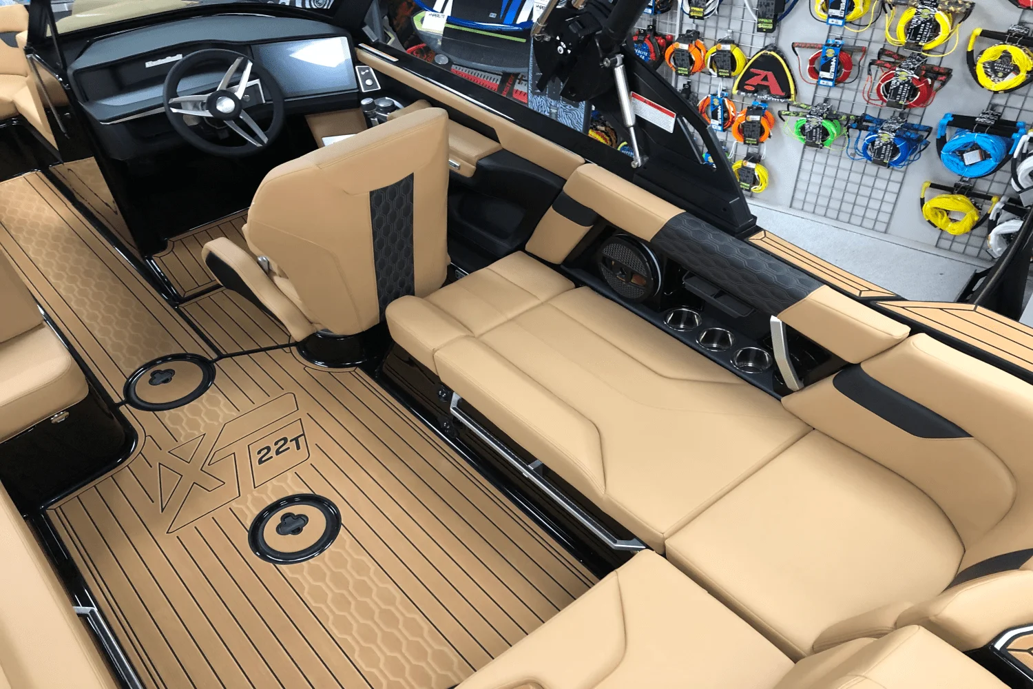 2025 Mastercraft XT22 T Image Thumbnail #14