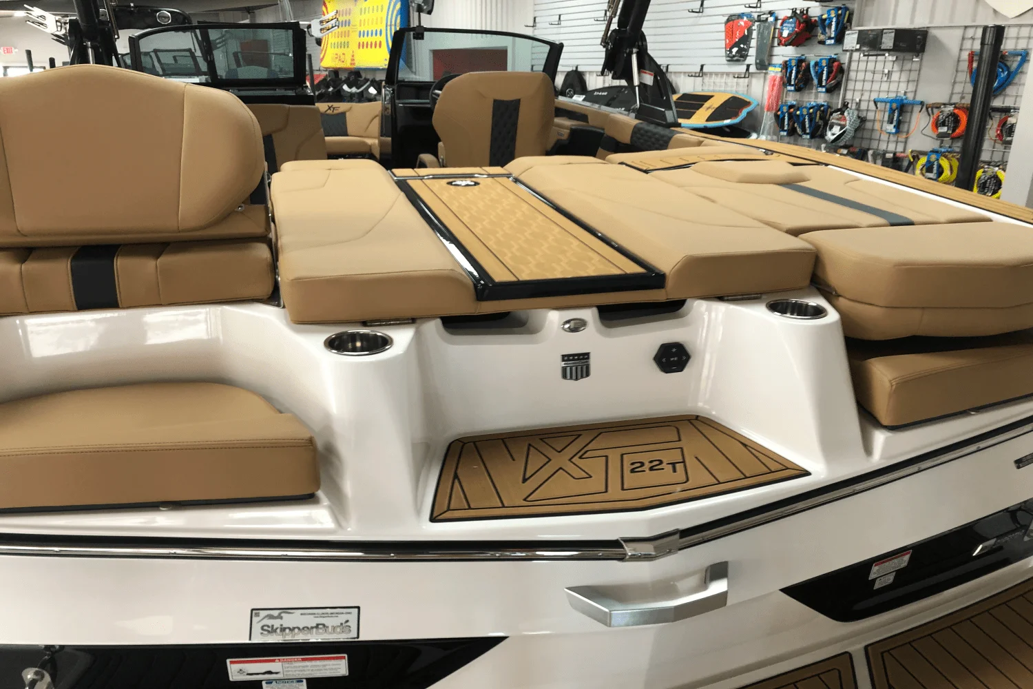 2025 Mastercraft XT22 T Image Thumbnail #9