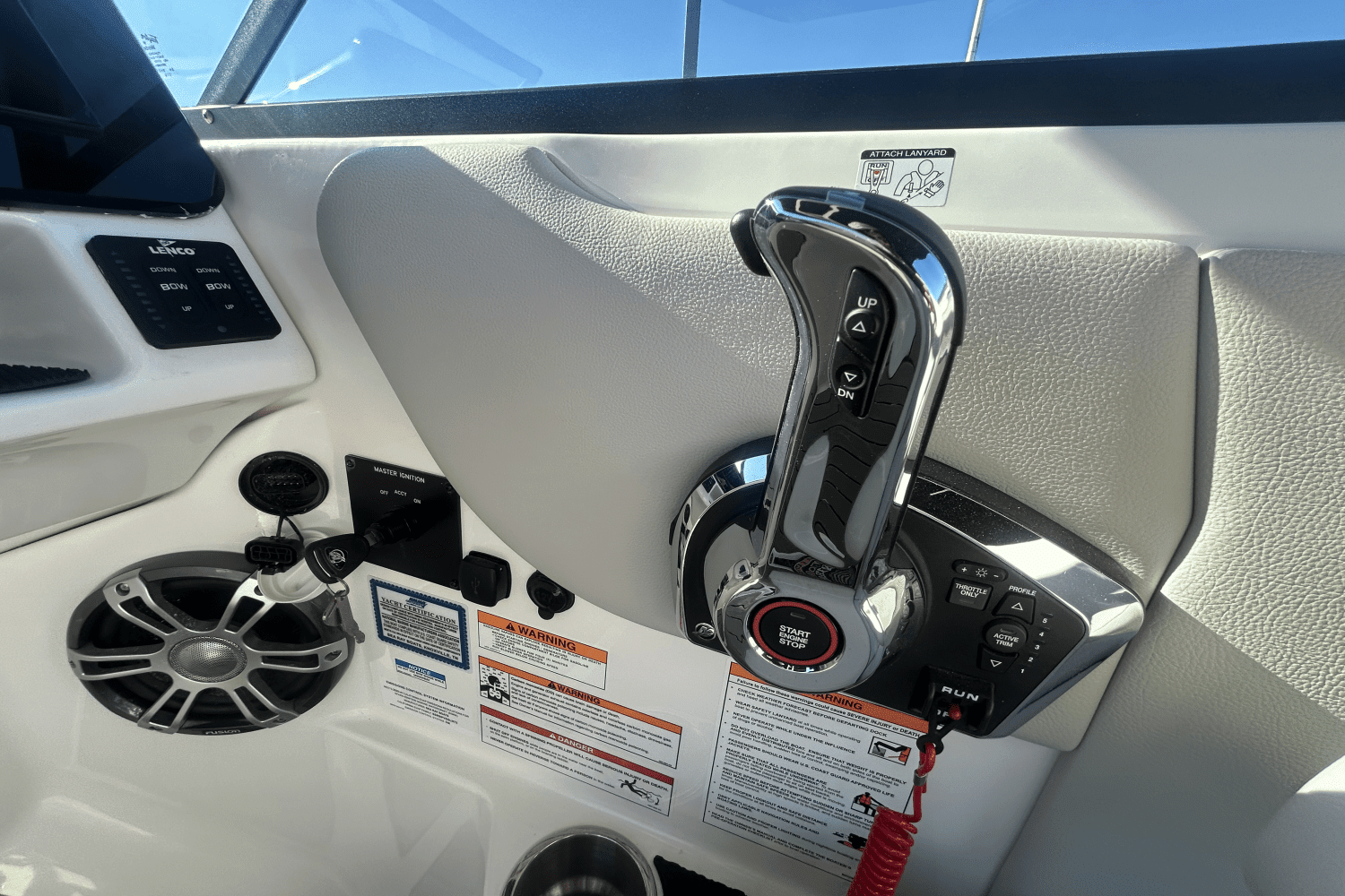 2025 Sea Ray SDX 270 Outboard Image Thumbnail #20