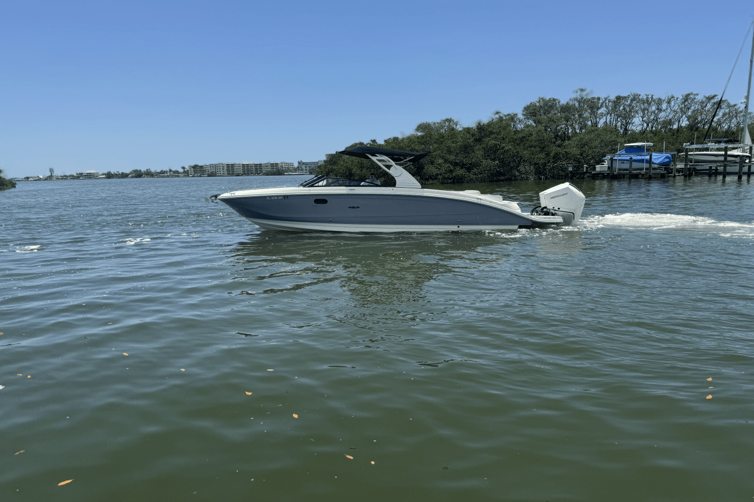 2020 Sea Ray SDX 290 Outboard Image Thumbnail #4
