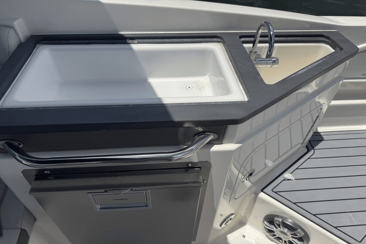 2020 Sea Ray SDX 290 Outboard Image Thumbnail #22