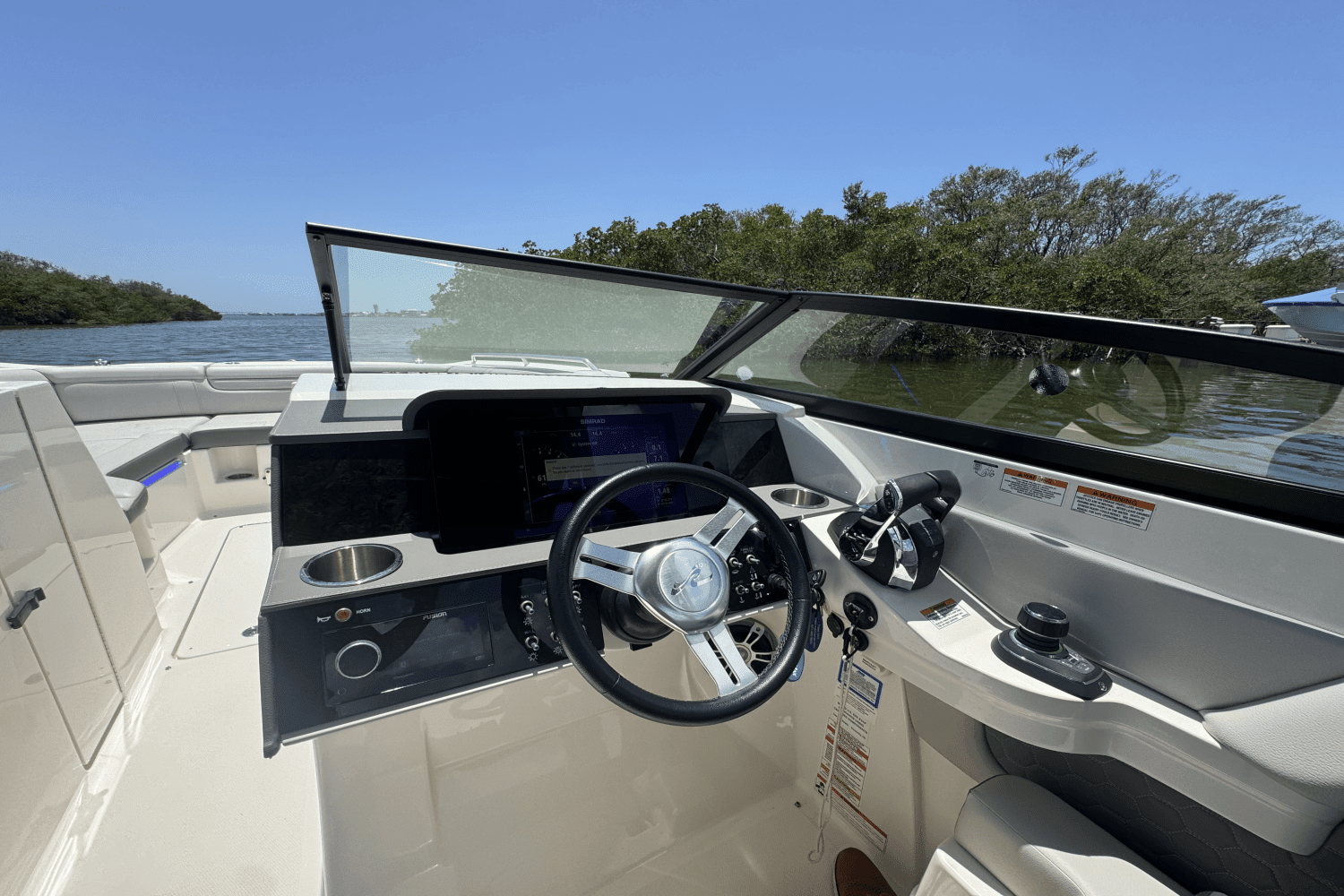 2020 Sea Ray SDX 290 Outboard Image Thumbnail #26
