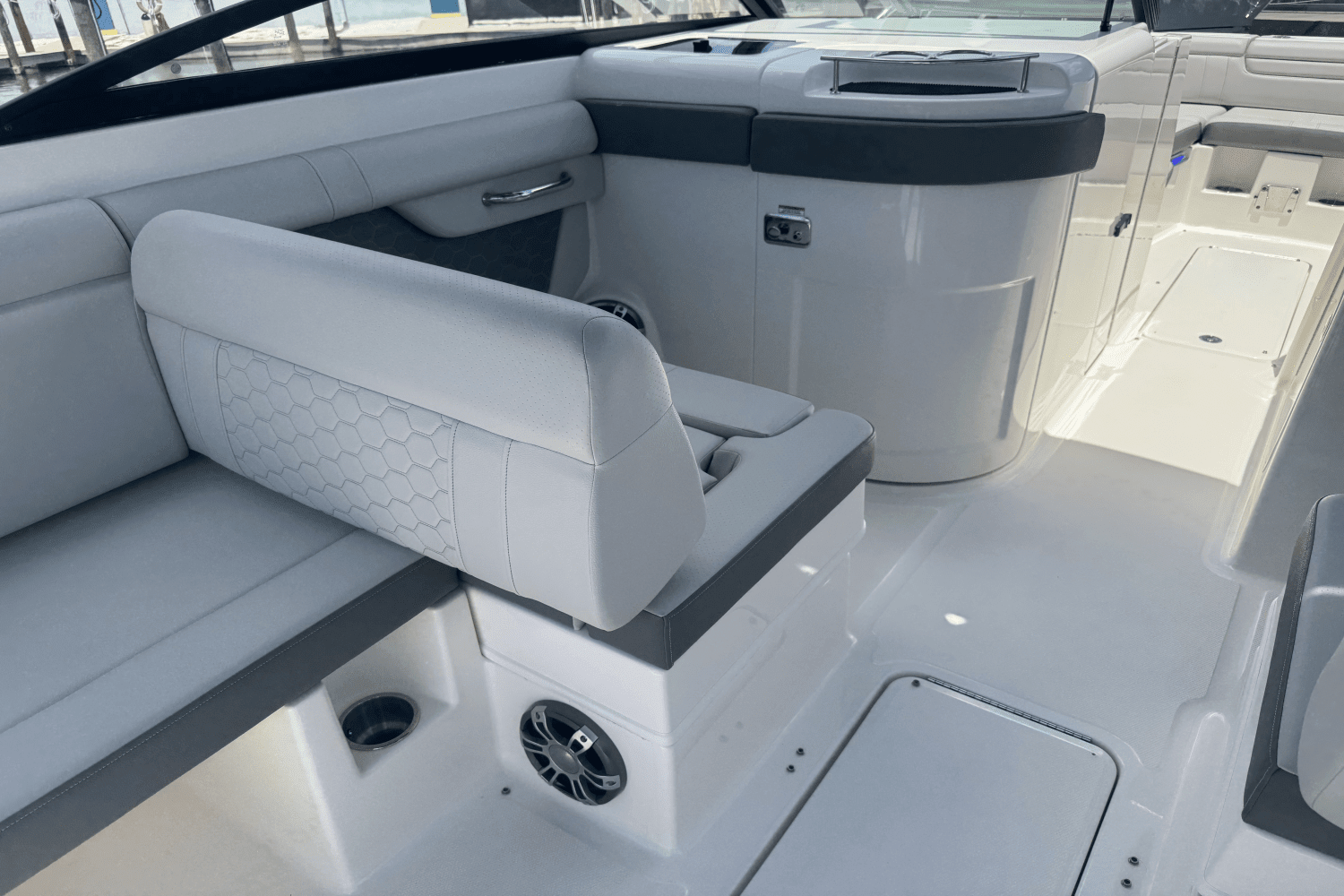 2020 Sea Ray SDX 290 Outboard Image Thumbnail #17