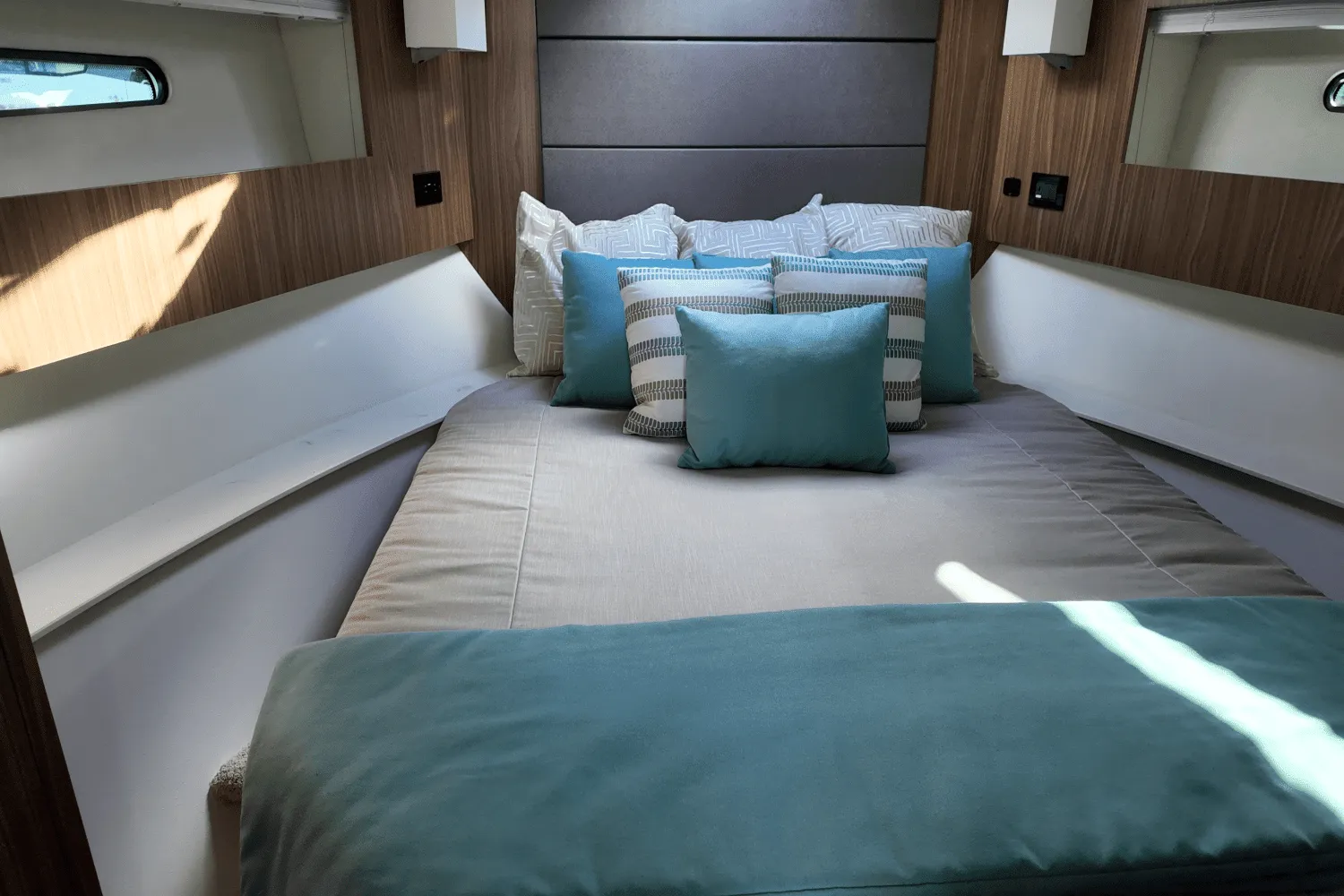 2025 Cruisers Yachts 42 Cantius Image Thumbnail #29