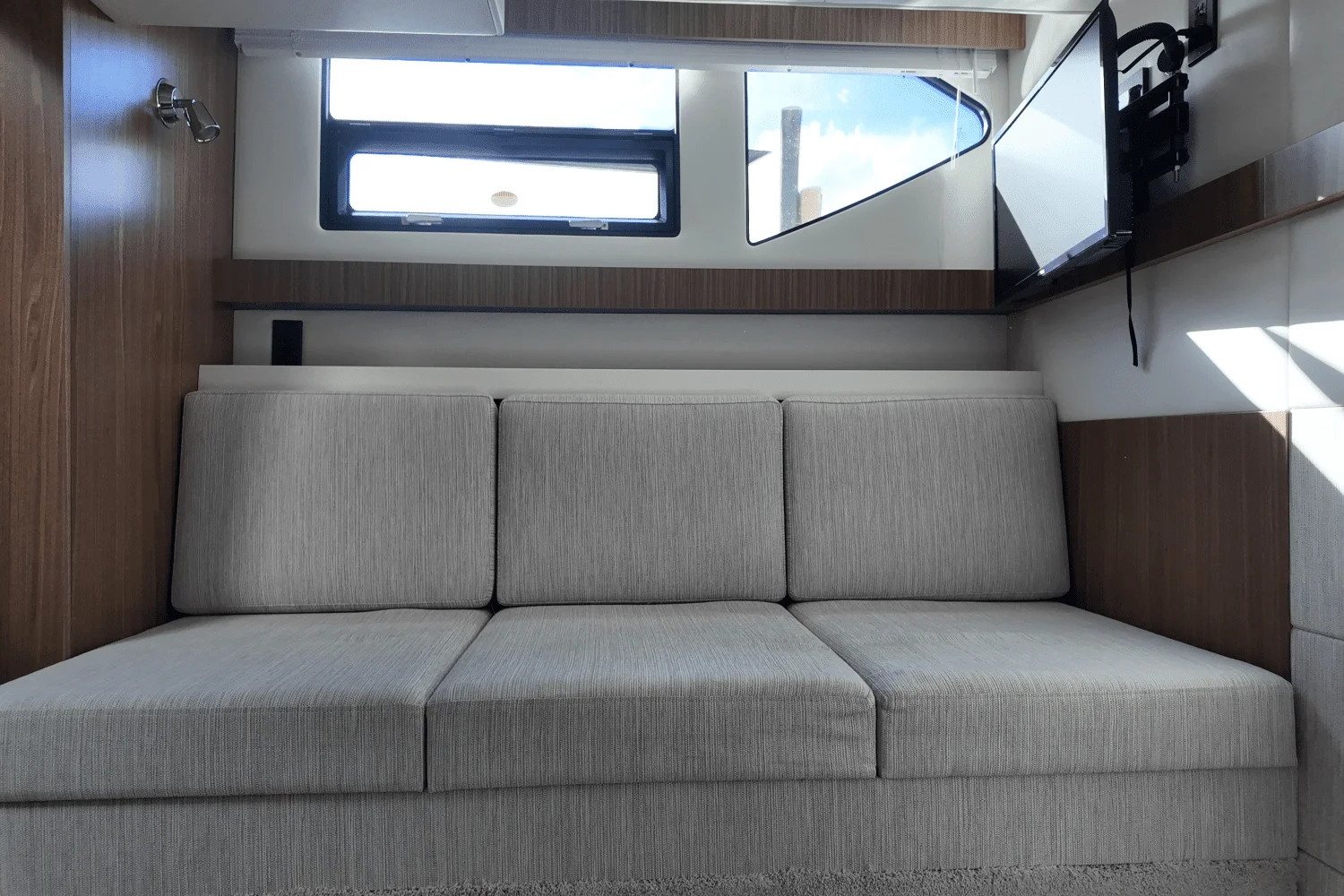 2025 Cruisers Yachts 42 Cantius Image Thumbnail #22