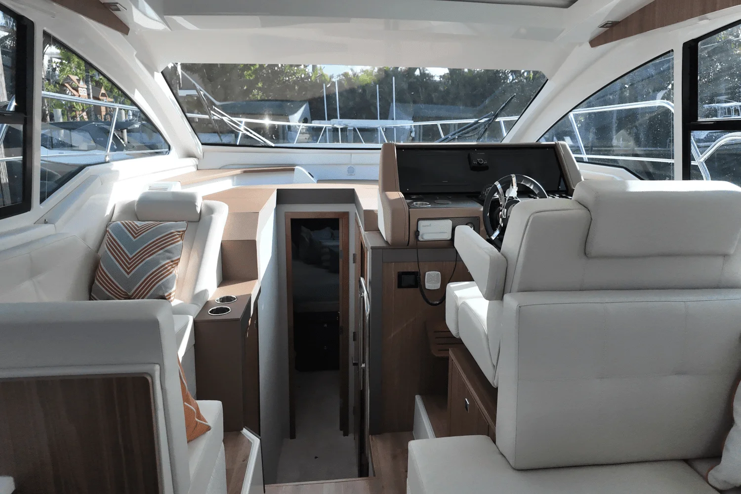 2025 Cruisers Yachts 42 Cantius Image Thumbnail #34