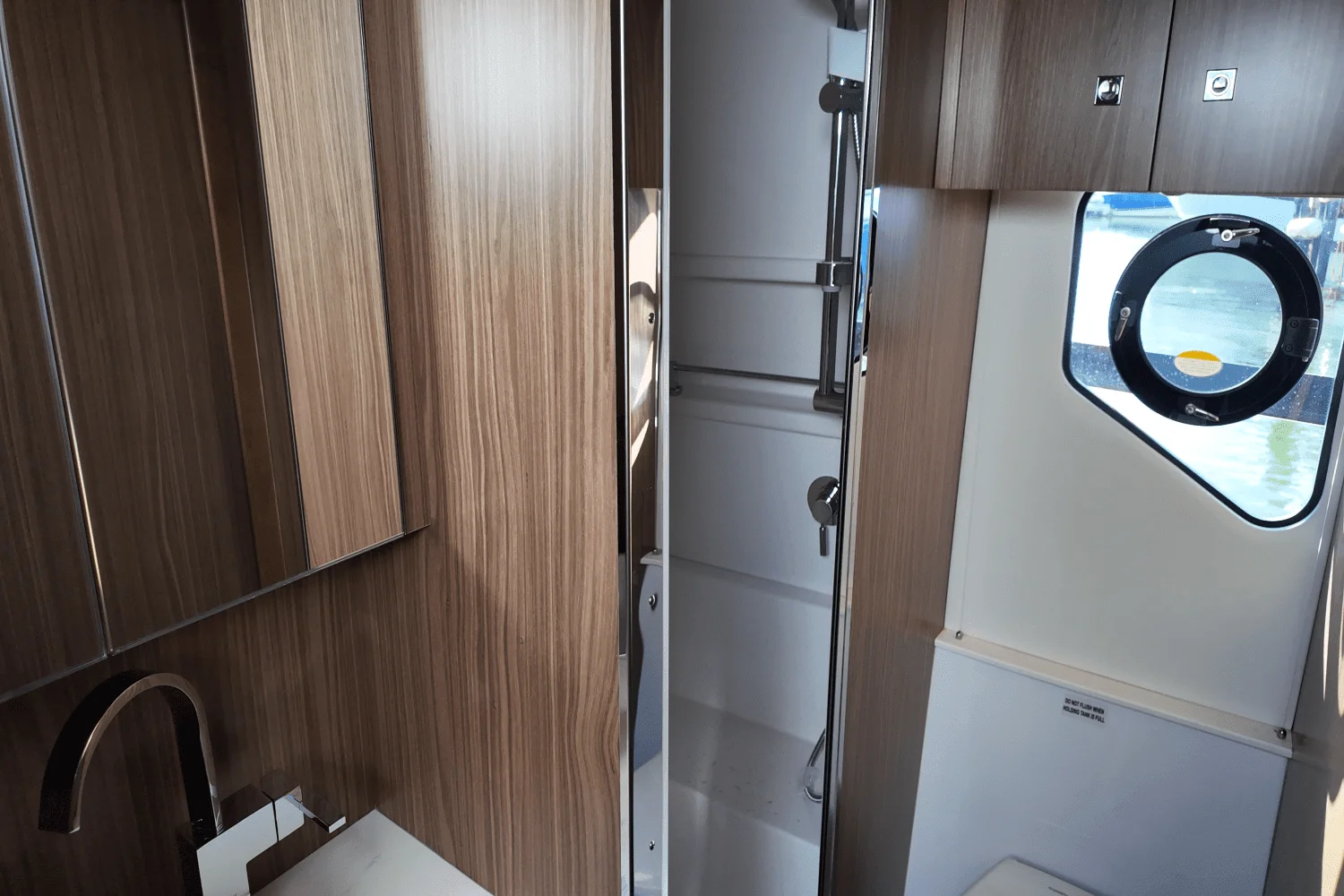 2025 Cruisers Yachts 42 Cantius Image Thumbnail #23