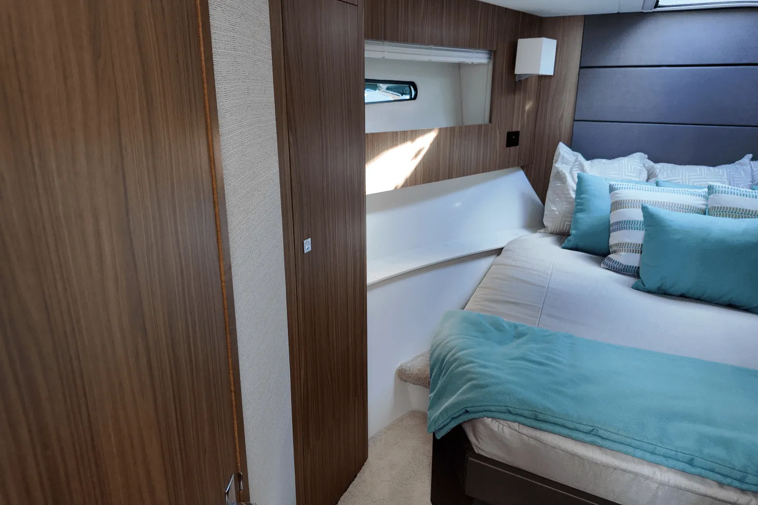 2025 Cruisers Yachts 42 Cantius Image Thumbnail #27
