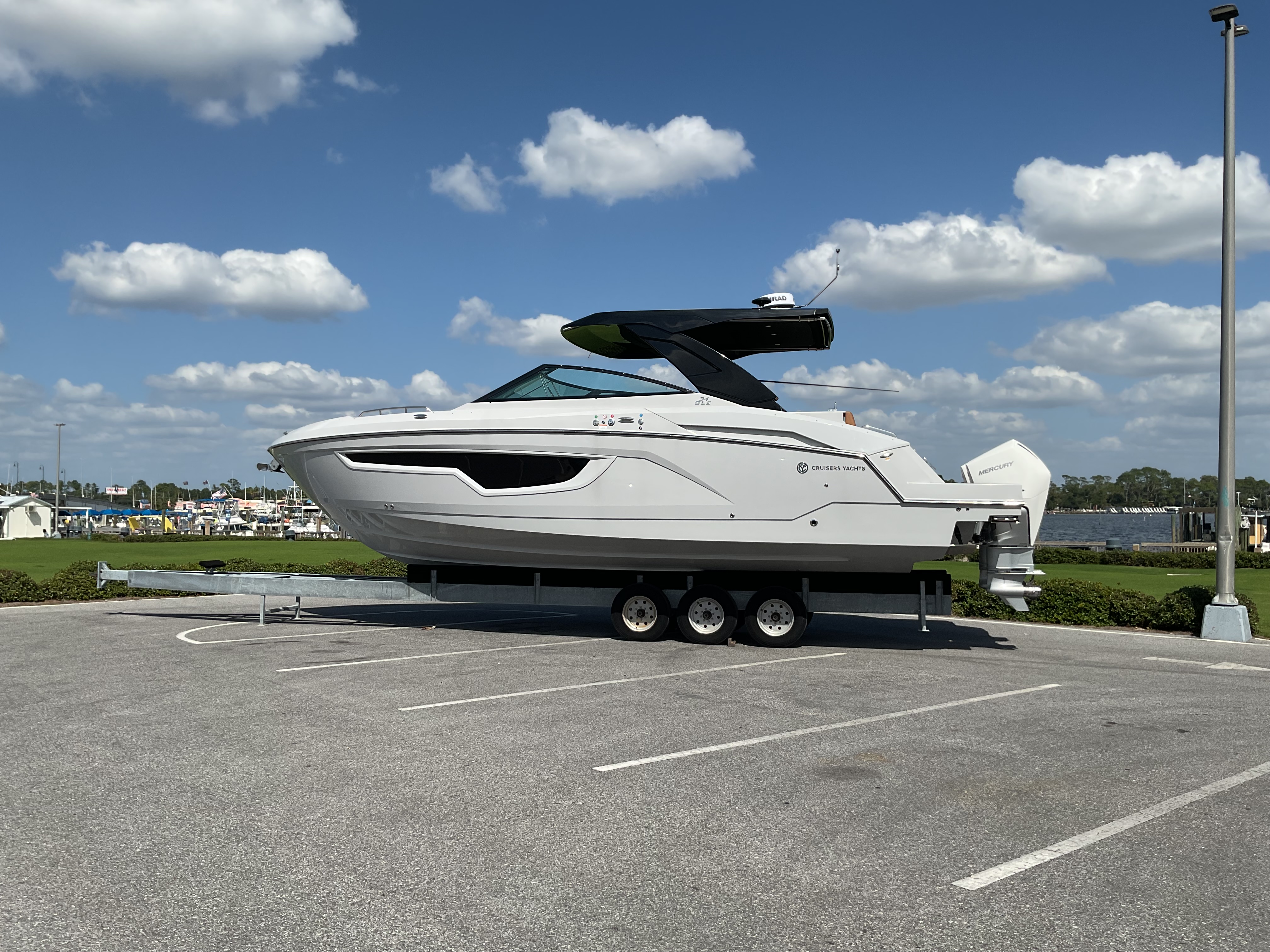 2025 Cruisers Yachts 34 GLS Outboard Image Thumbnail #2