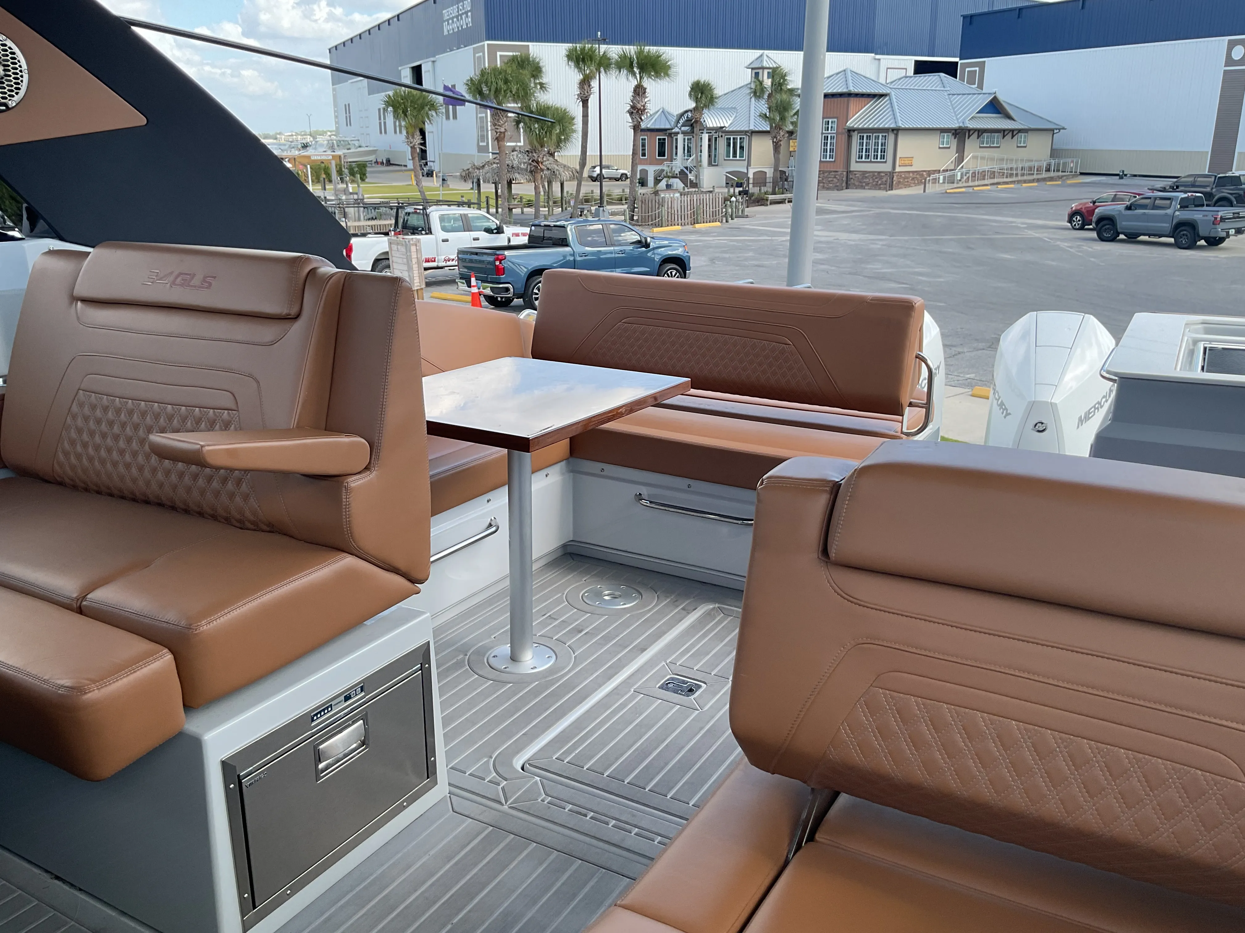 2025 Cruisers Yachts 34 GLS Outboard Image Thumbnail #34
