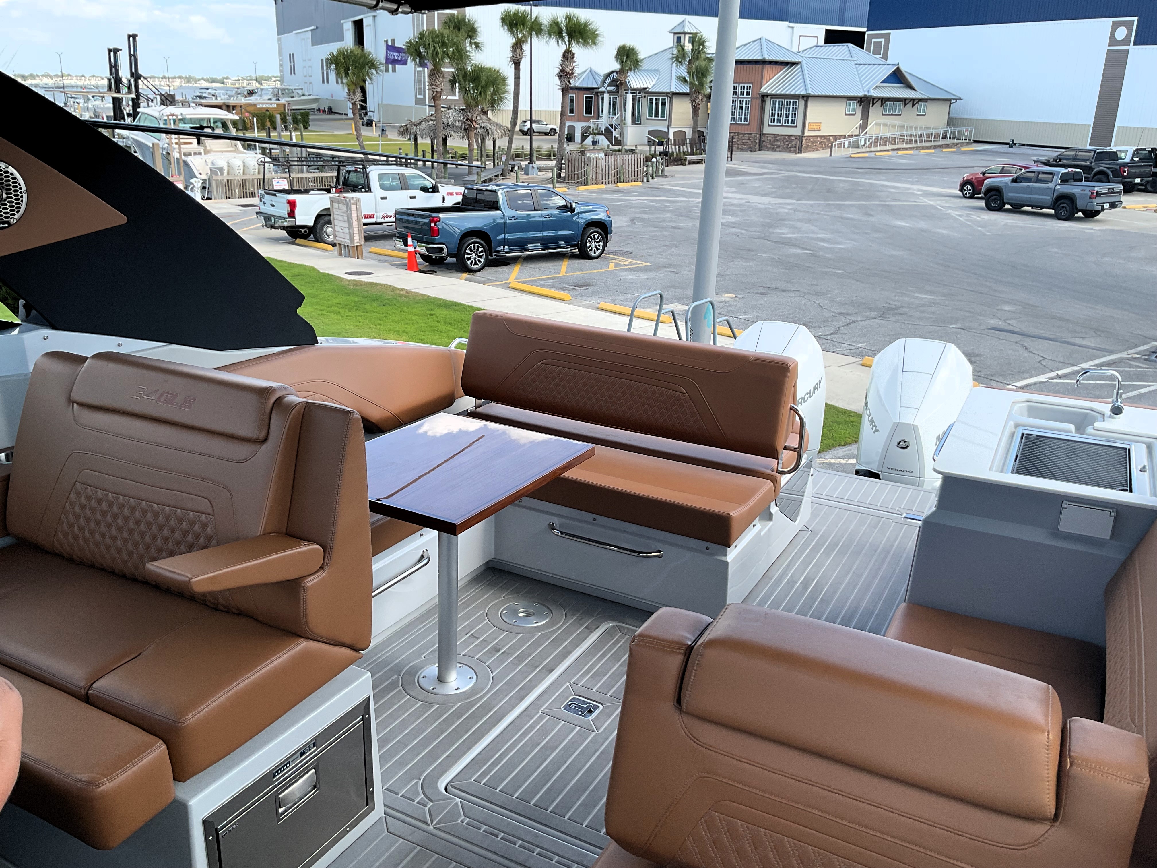 2025 Cruisers Yachts 34 GLS Outboard Image Thumbnail #33