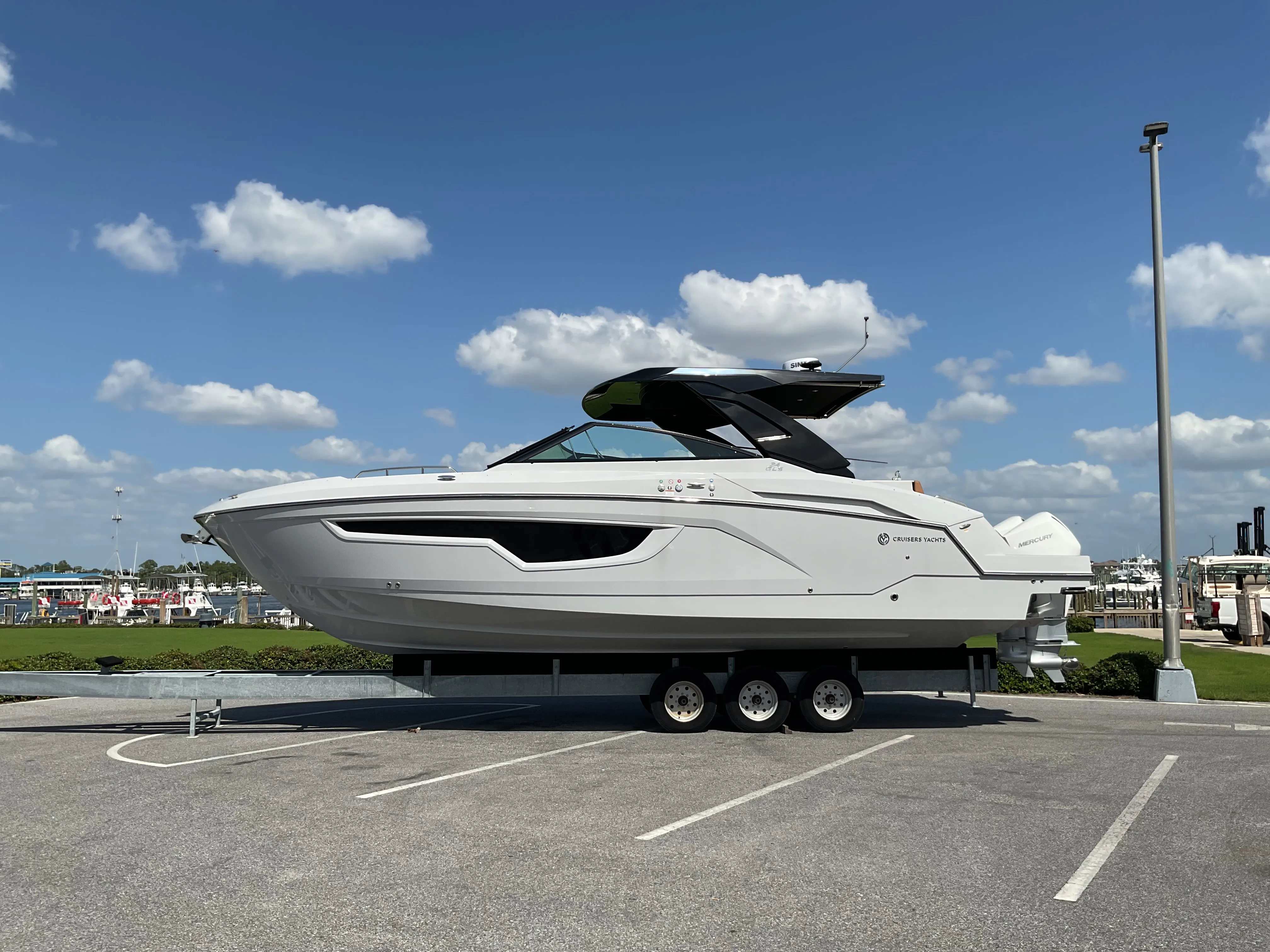 2025 Cruisers Yachts 34 GLS Outboard Image Thumbnail #1