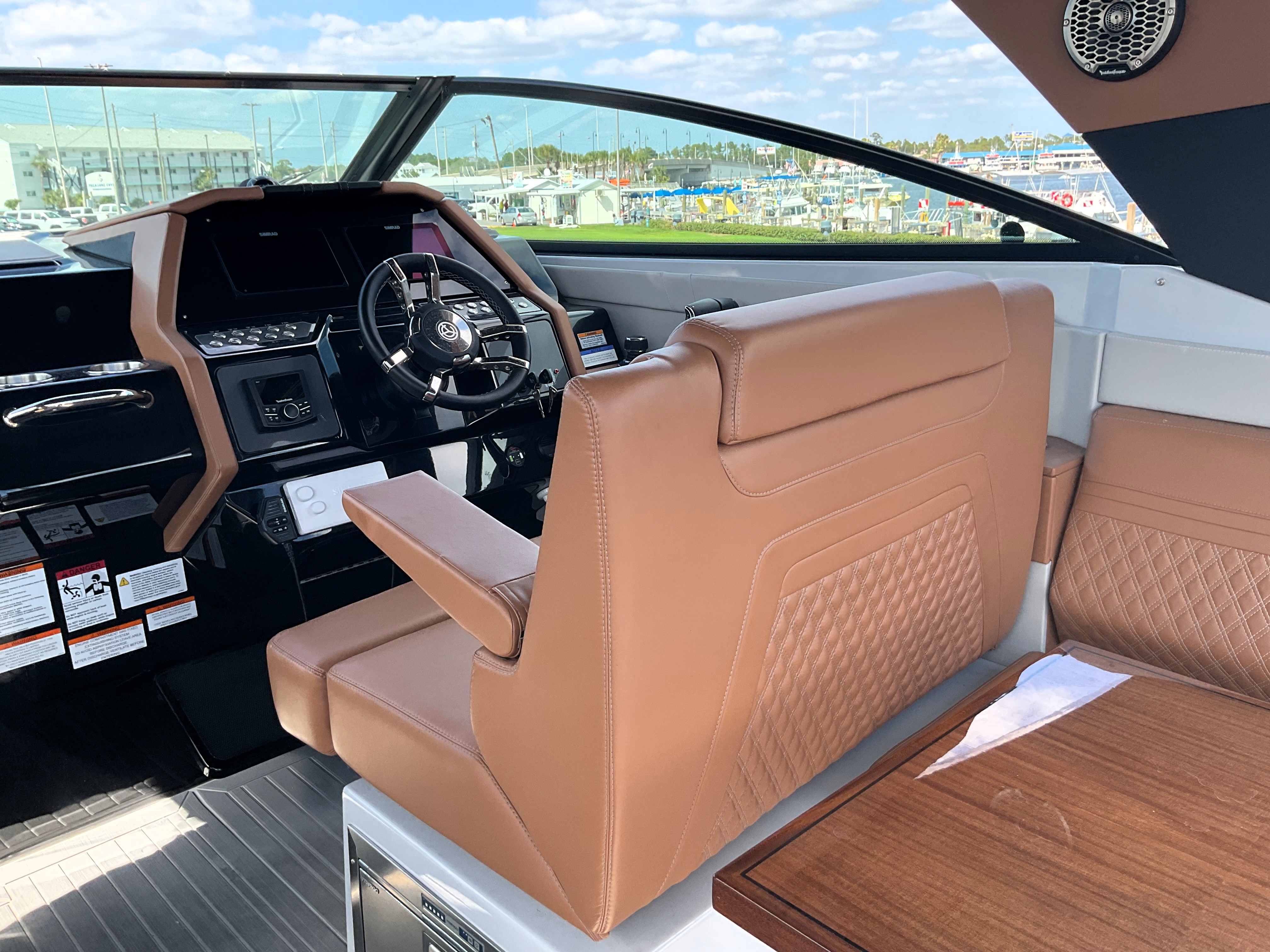 2025 Cruisers Yachts 34 GLS Outboard Image Thumbnail #45
