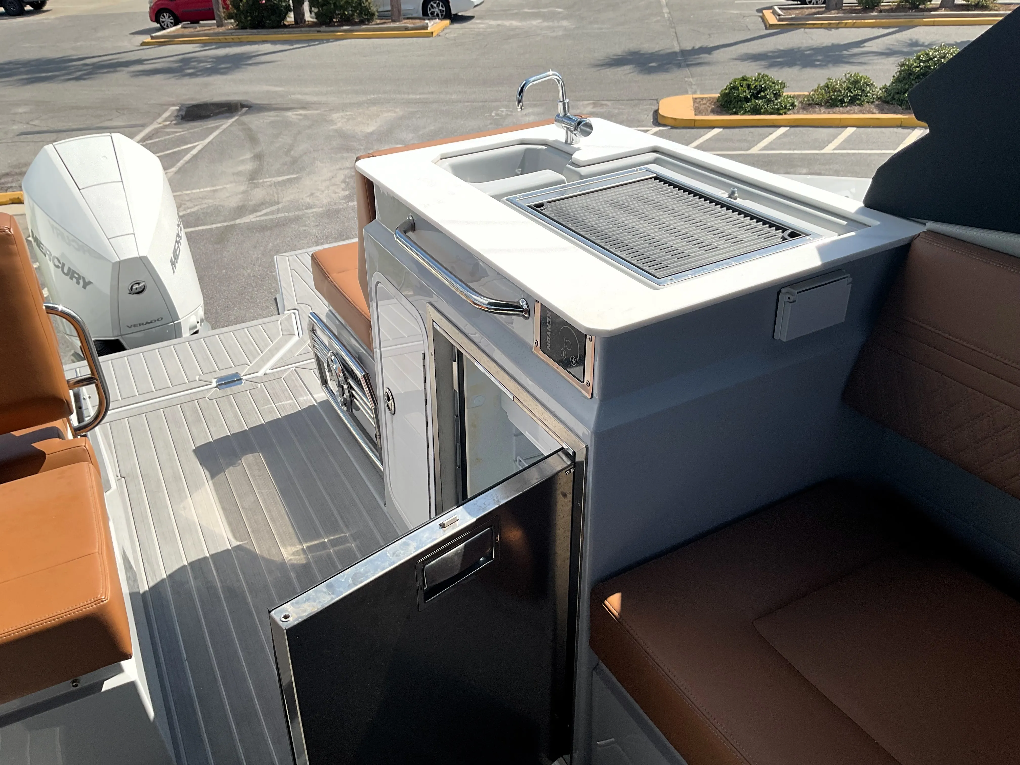 2025 Cruisers Yachts 34 GLS Outboard Image Thumbnail #49