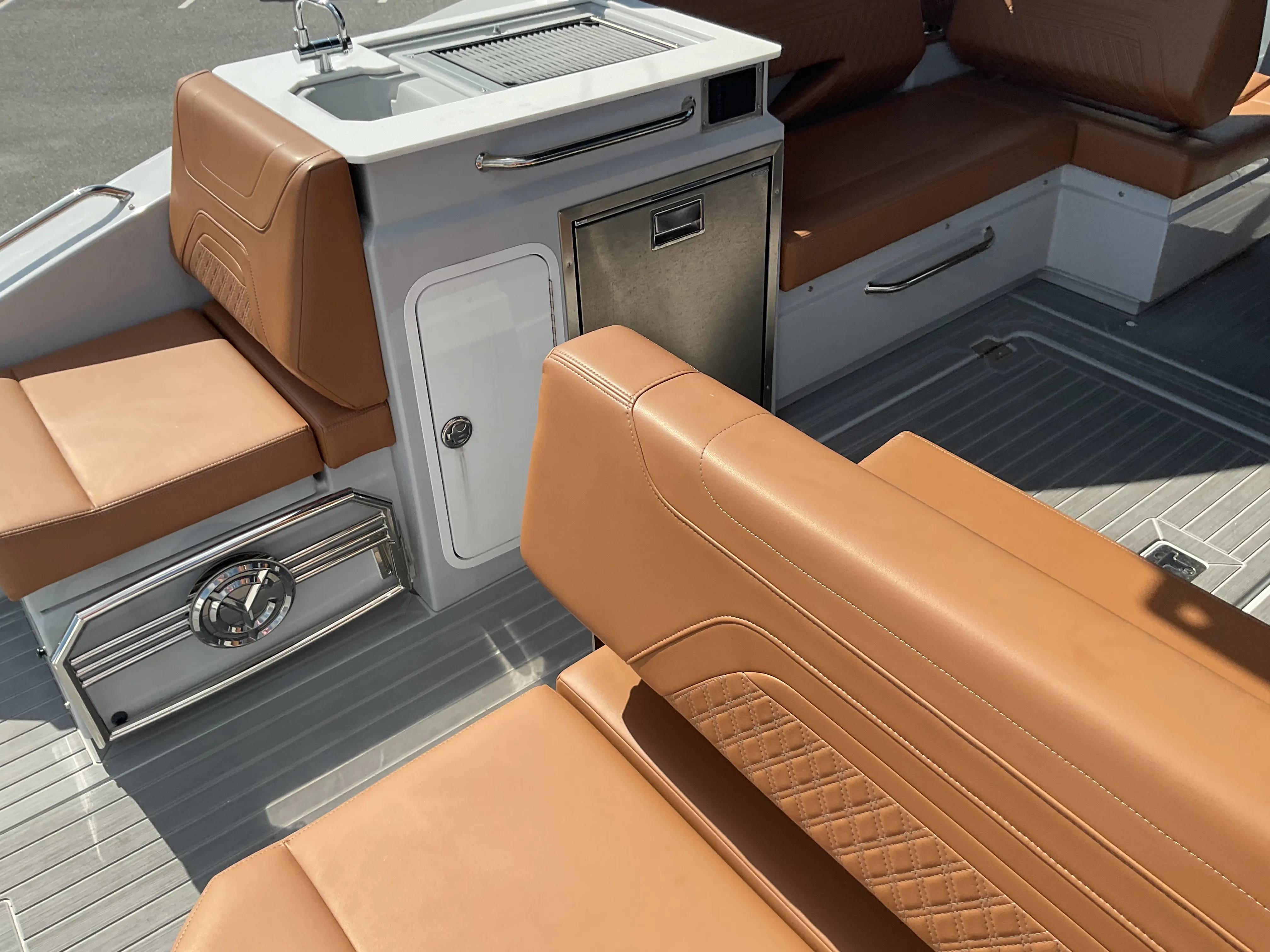 2025 Cruisers Yachts 34 GLS Outboard Image Thumbnail #53