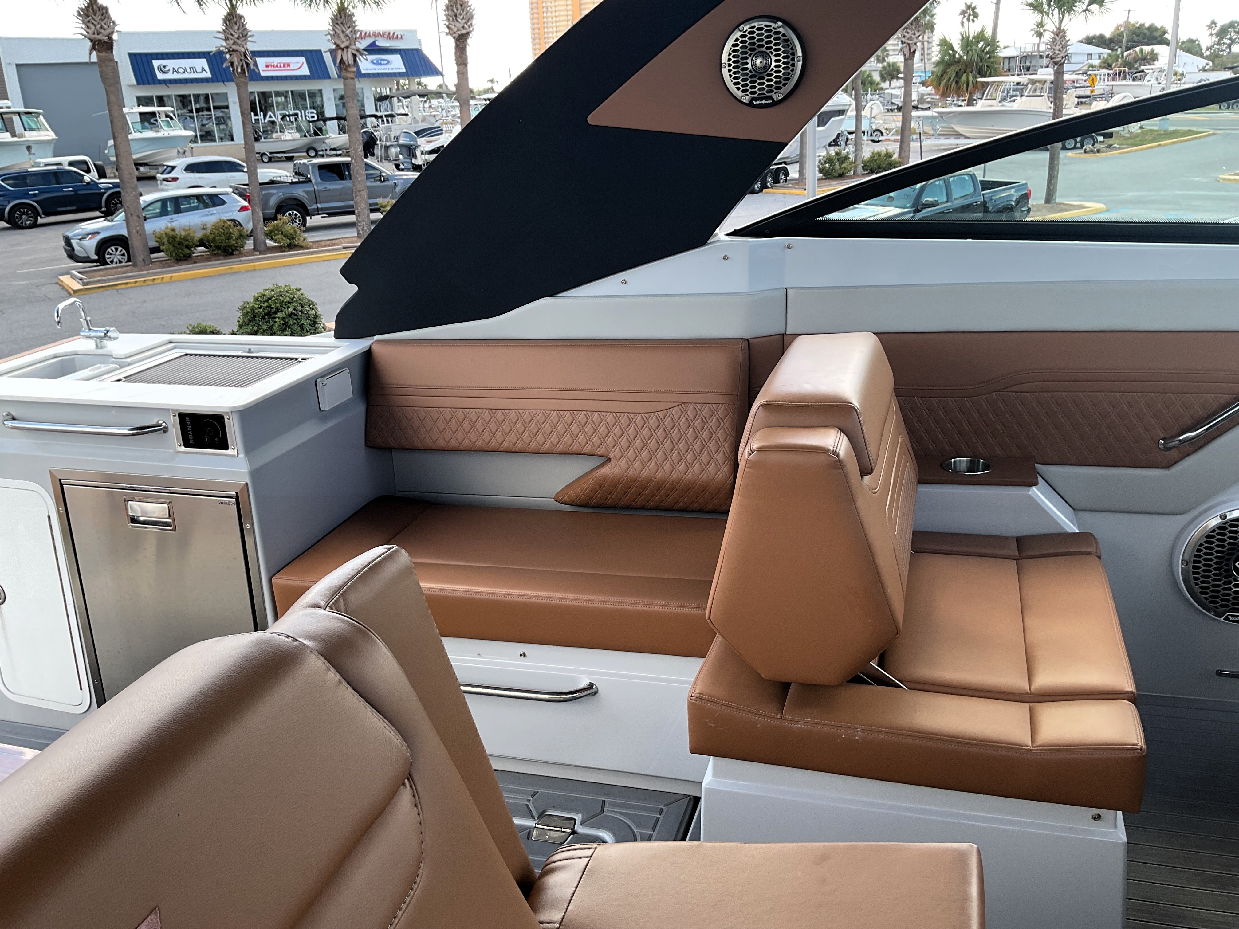 2025 Cruisers Yachts 34 GLS Outboard Image Thumbnail #39