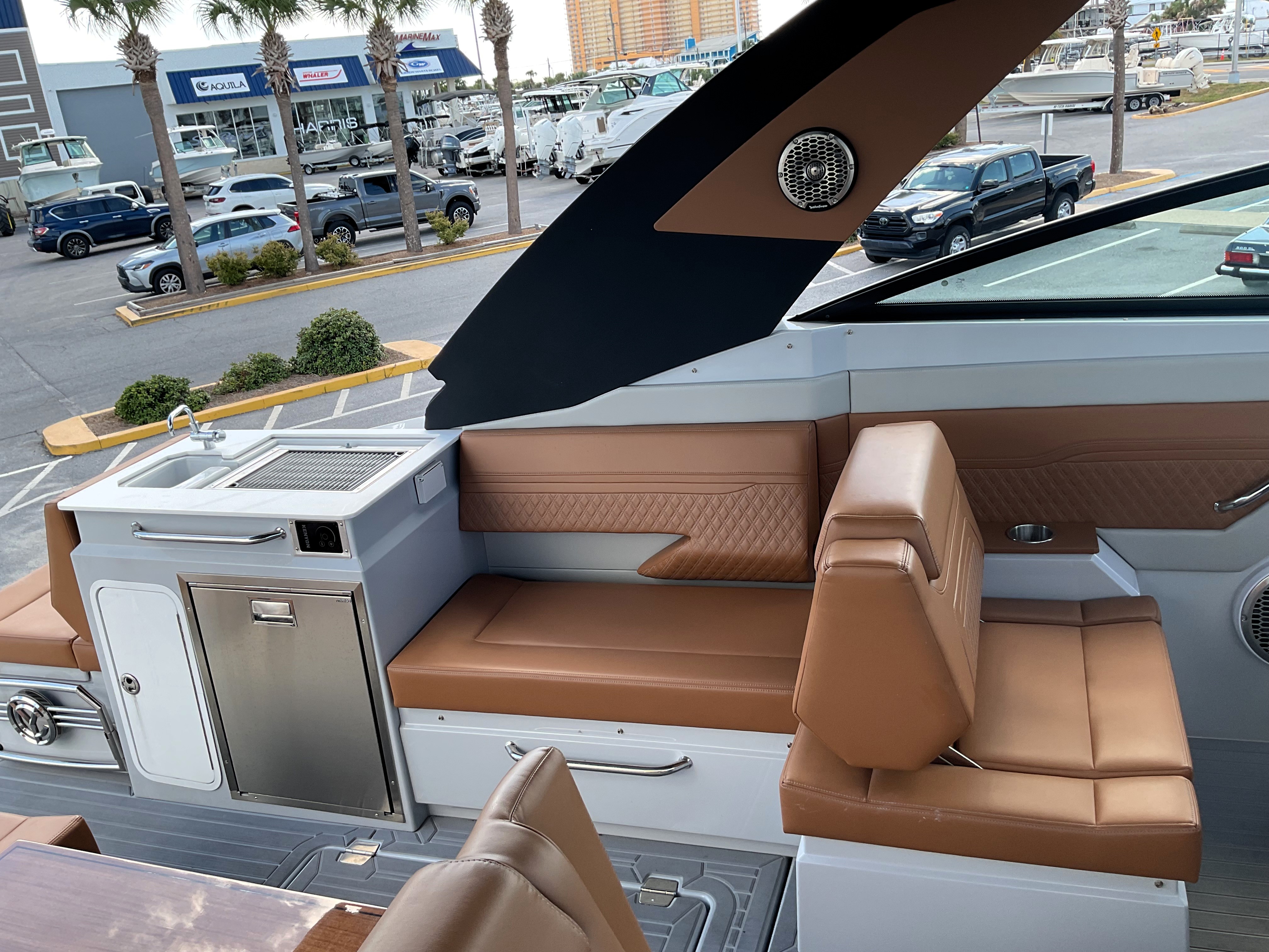 2025 Cruisers Yachts 34 GLS Outboard Image Thumbnail #38