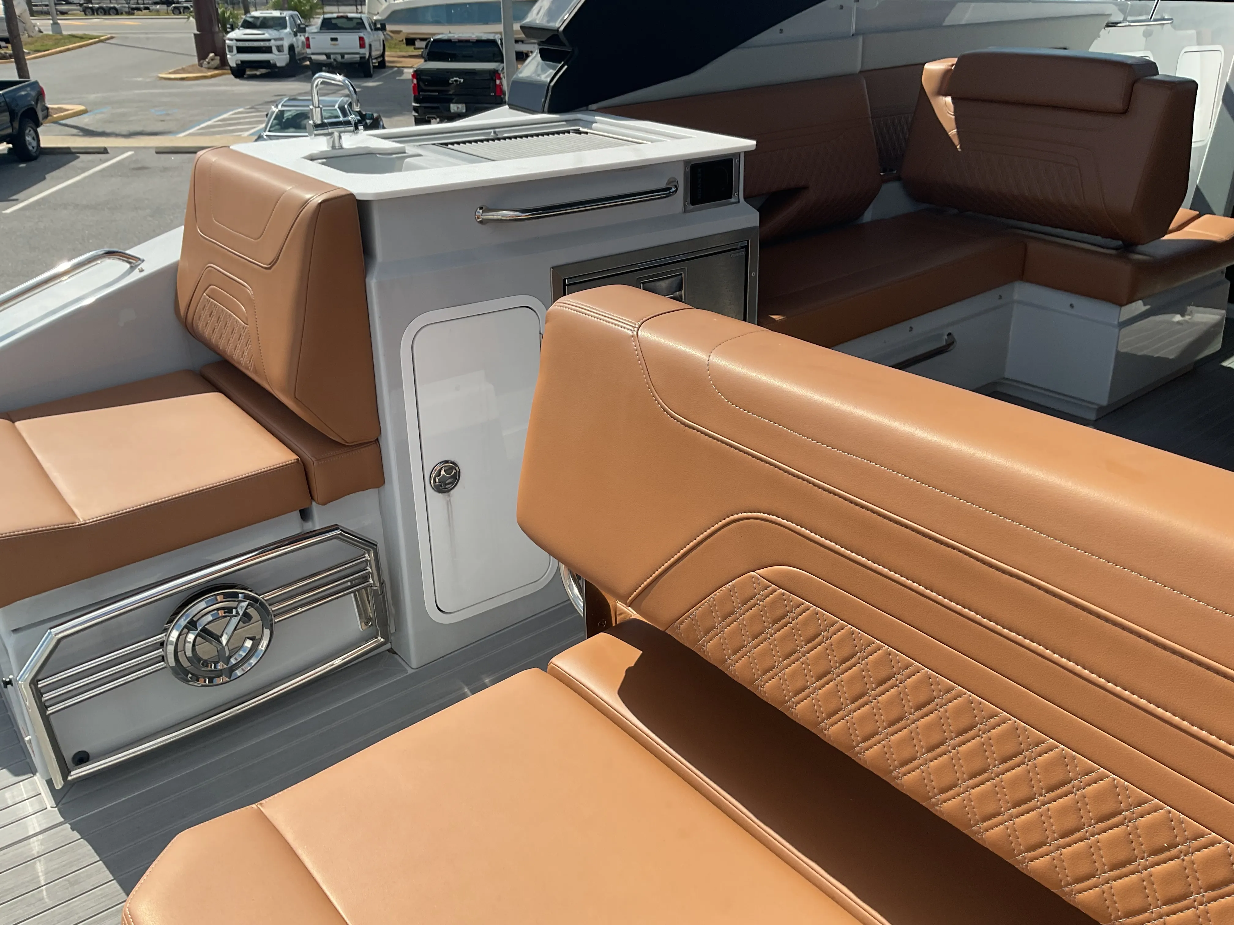 2025 Cruisers Yachts 34 GLS Outboard Image Thumbnail #52