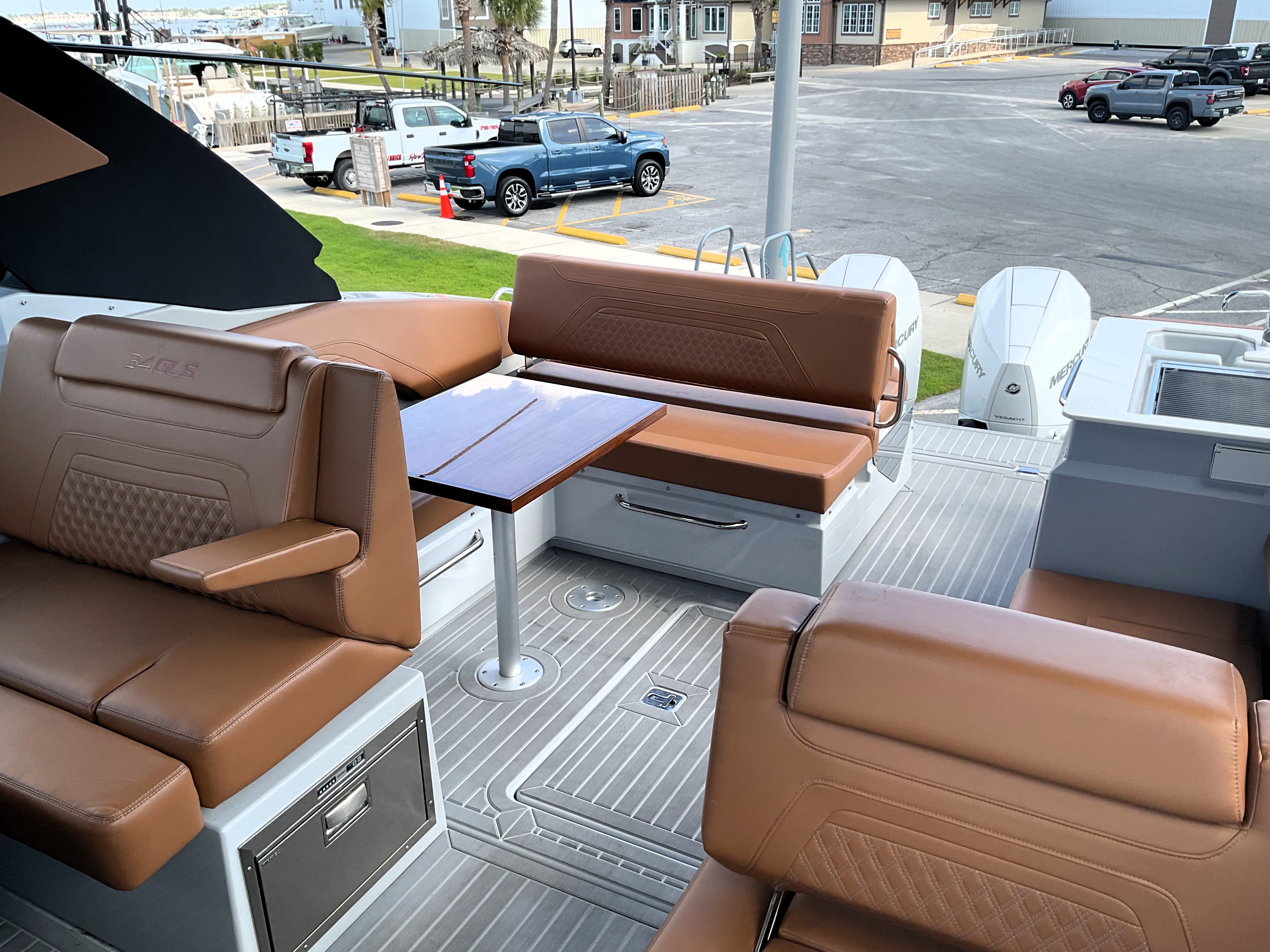2025 Cruisers Yachts 34 GLS Outboard Image Thumbnail #31
