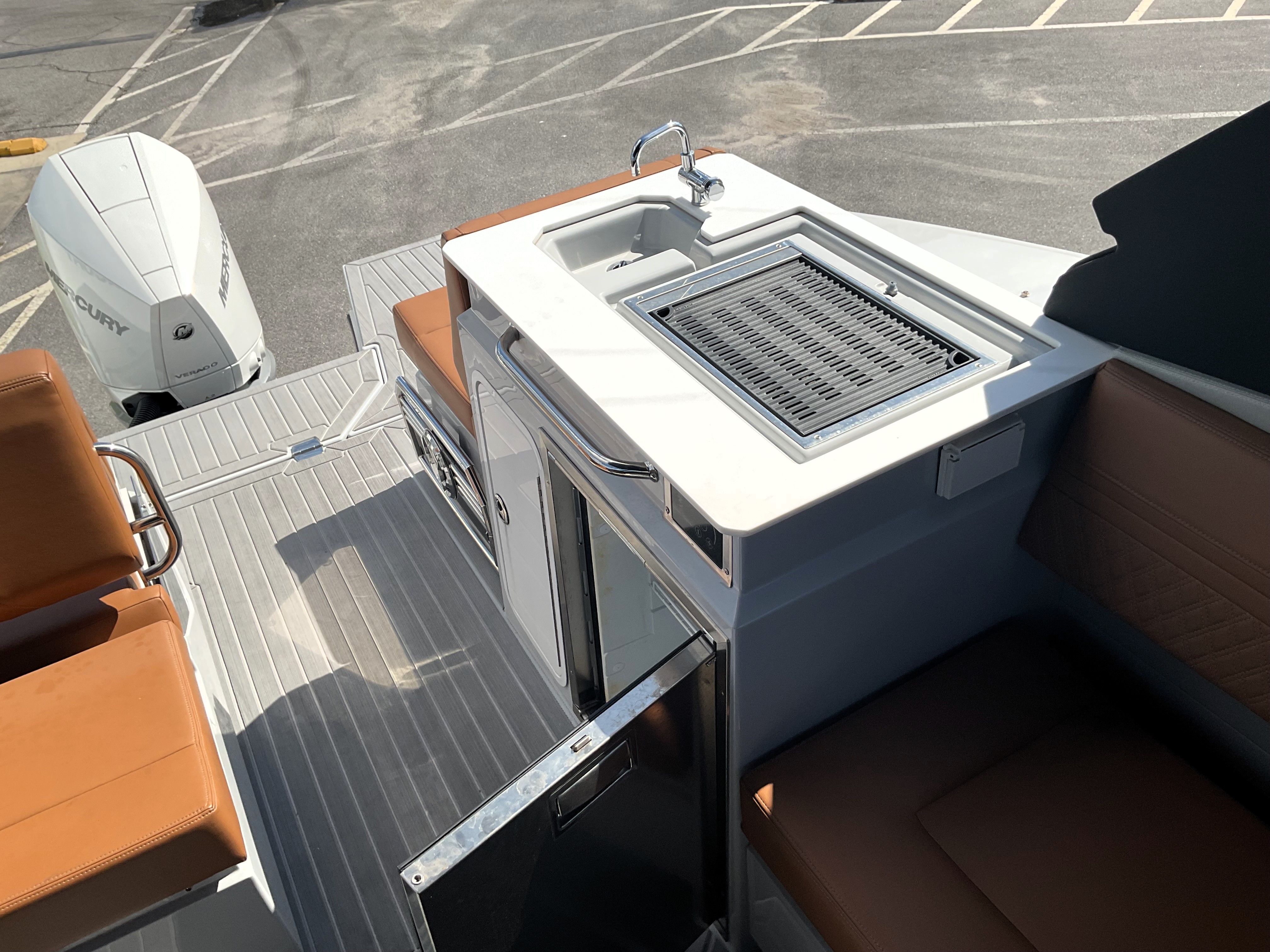 2025 Cruisers Yachts 34 GLS Outboard Image Thumbnail #48