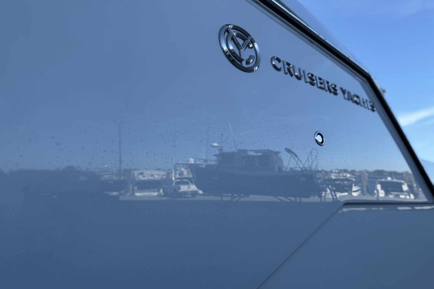 2025 Cruisers Yachts 34 GLS Outboard Image Thumbnail #8